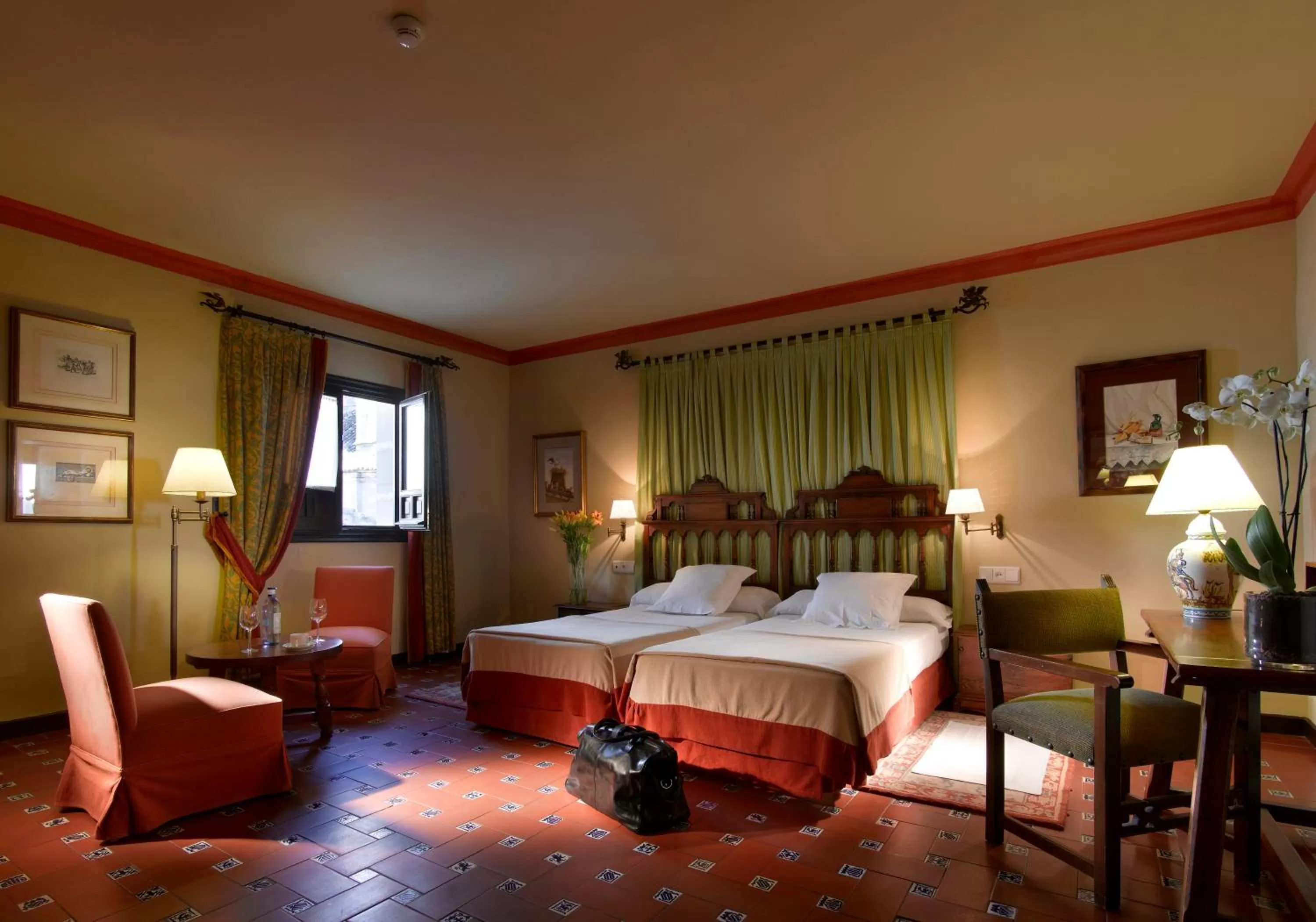 Photo of the whole room, Bed in Parador de Ubeda