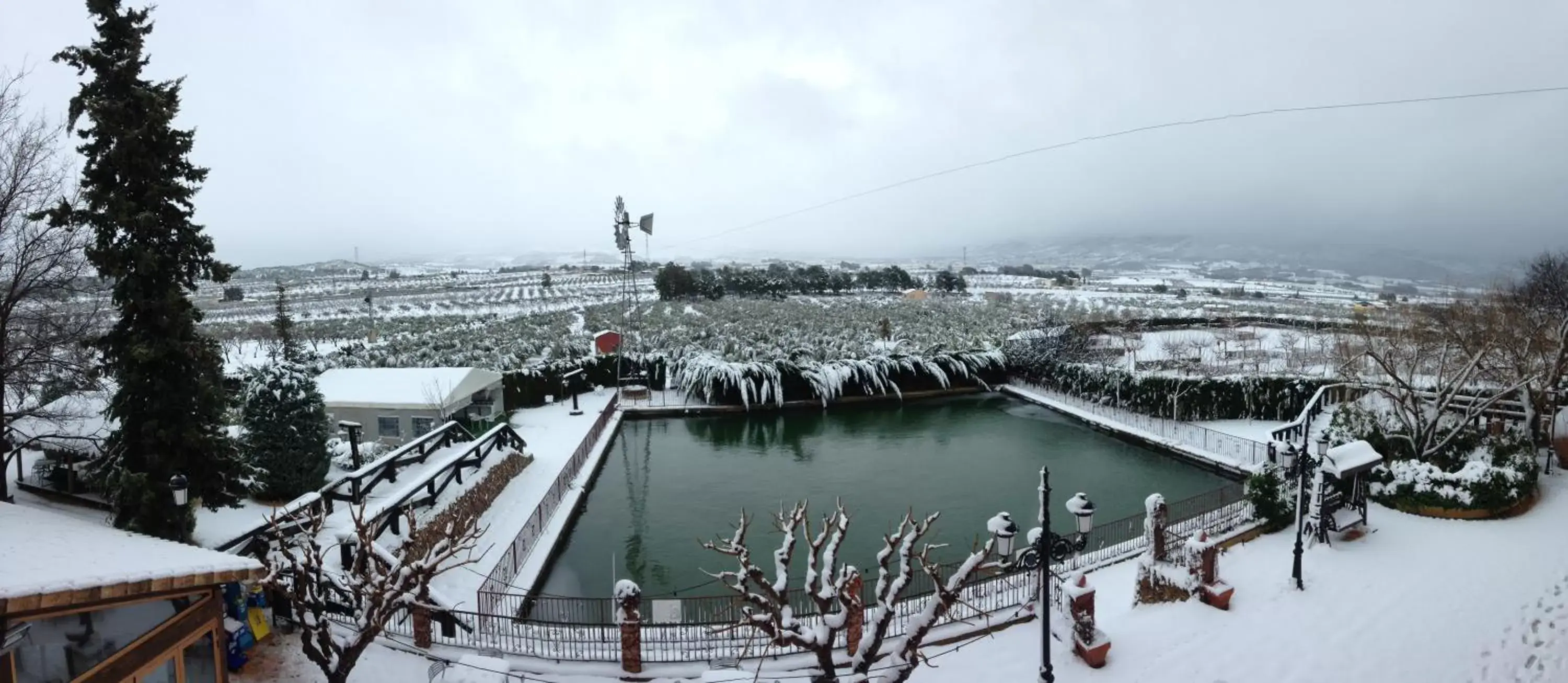 Property building, Winter in Hotel Caseta Nova