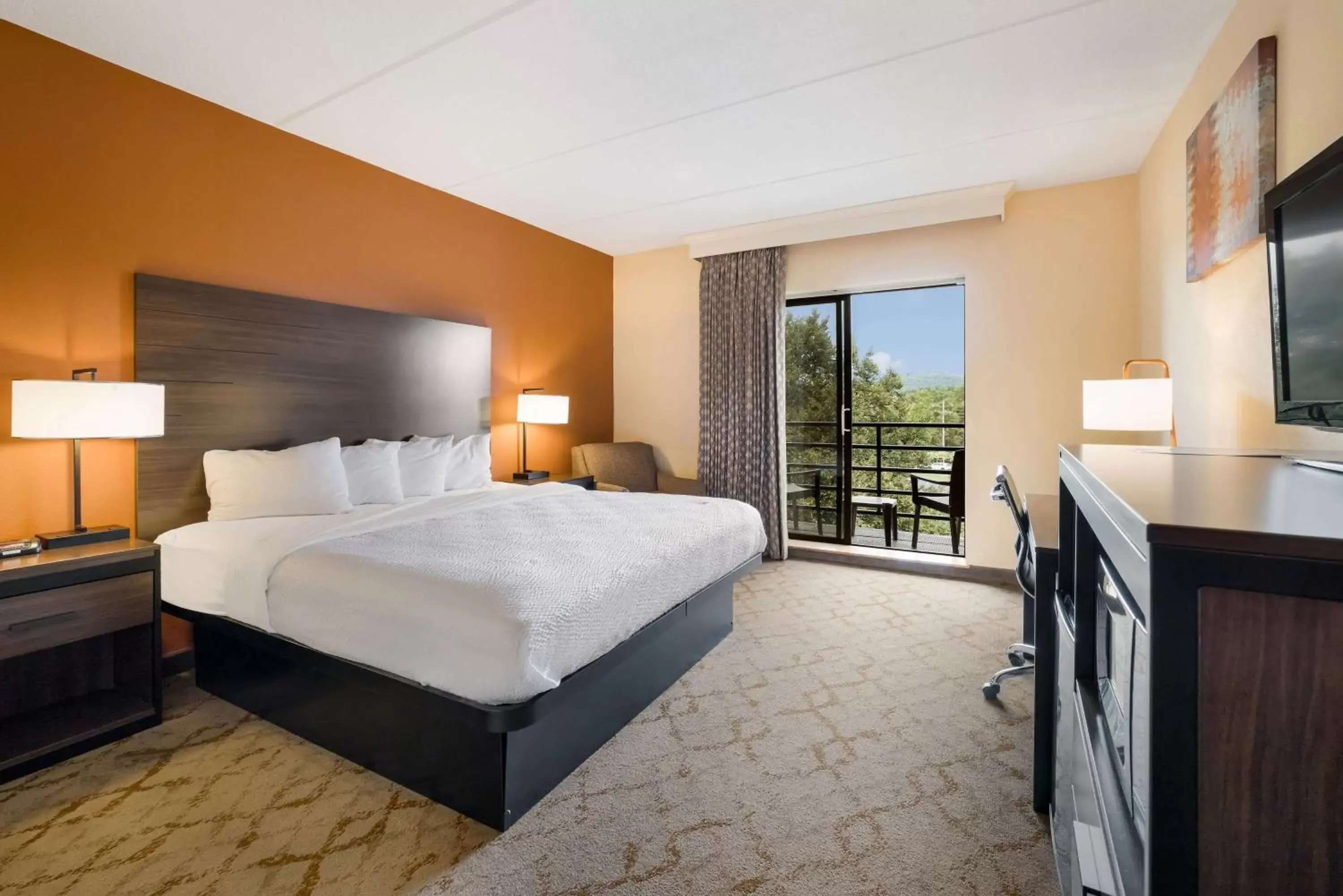 Bedroom in Best Western Grand Victorian Inn