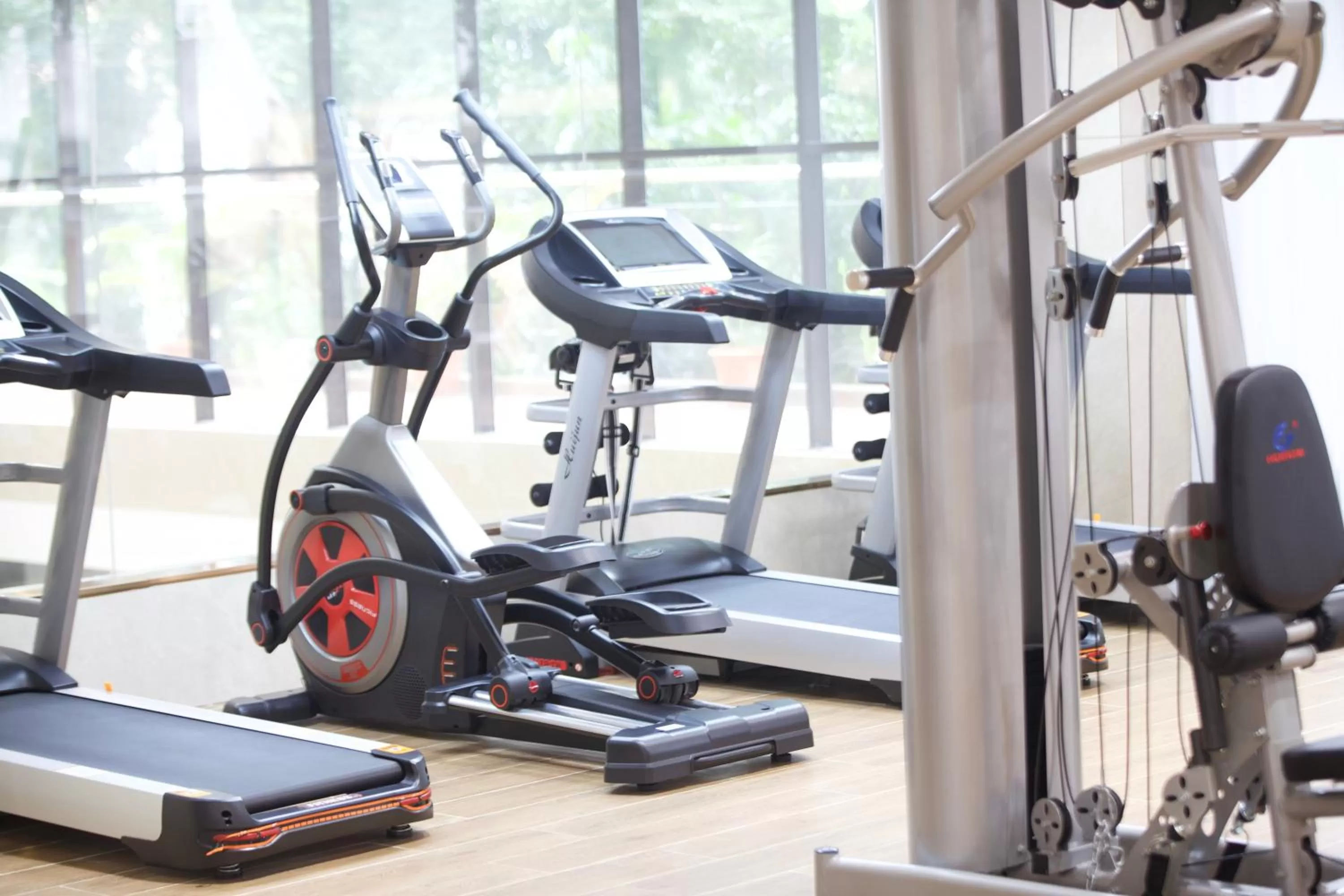 Fitness centre/facilities in Hôtel FAMILLE MONDIALE