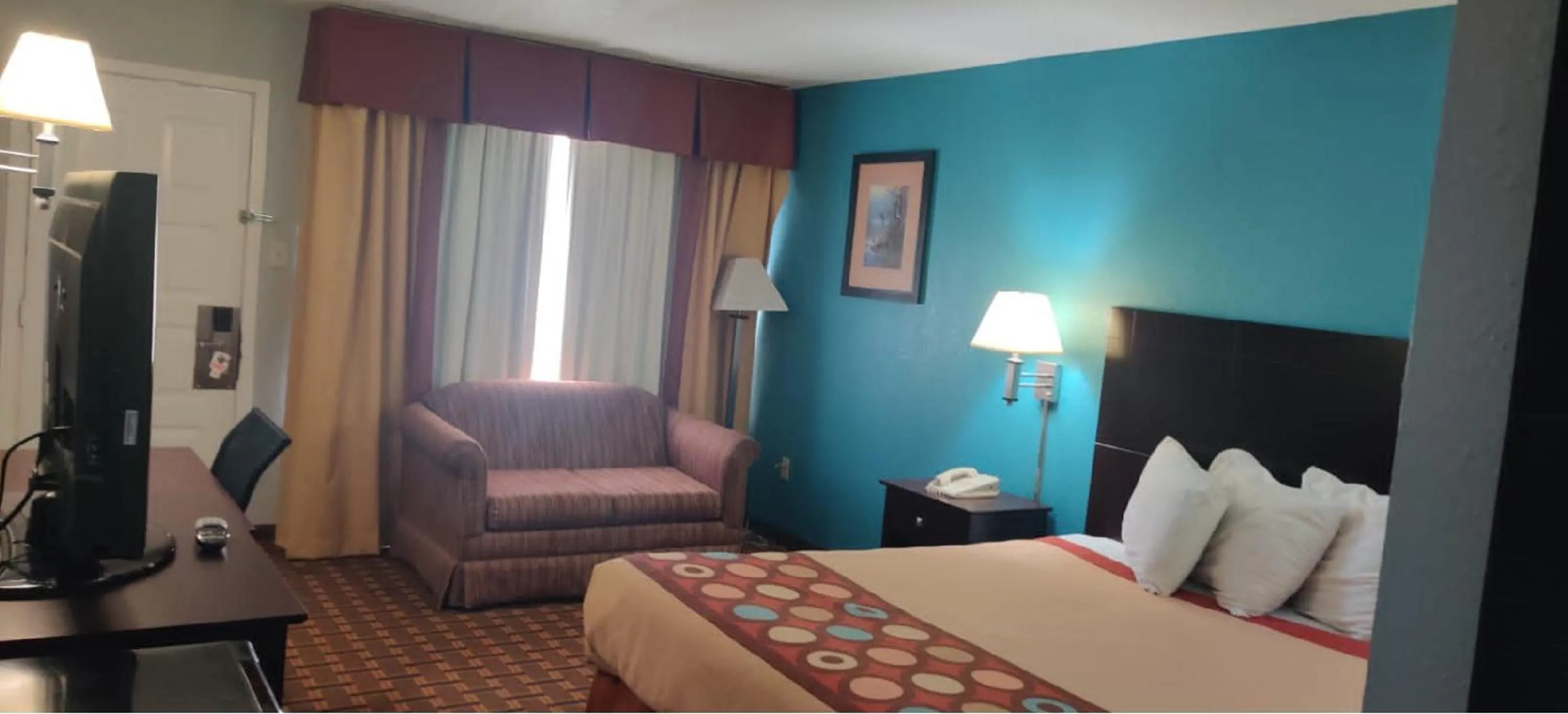 Bedroom, Bed in FairBridge Inn Express Stuttgart