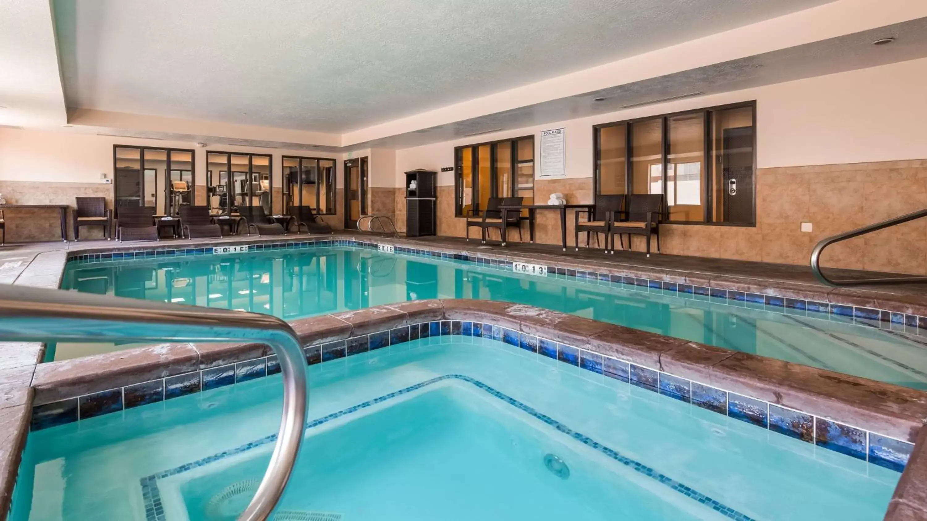 On site, Swimming Pool in Best Western Plus Airport Inn & Suites