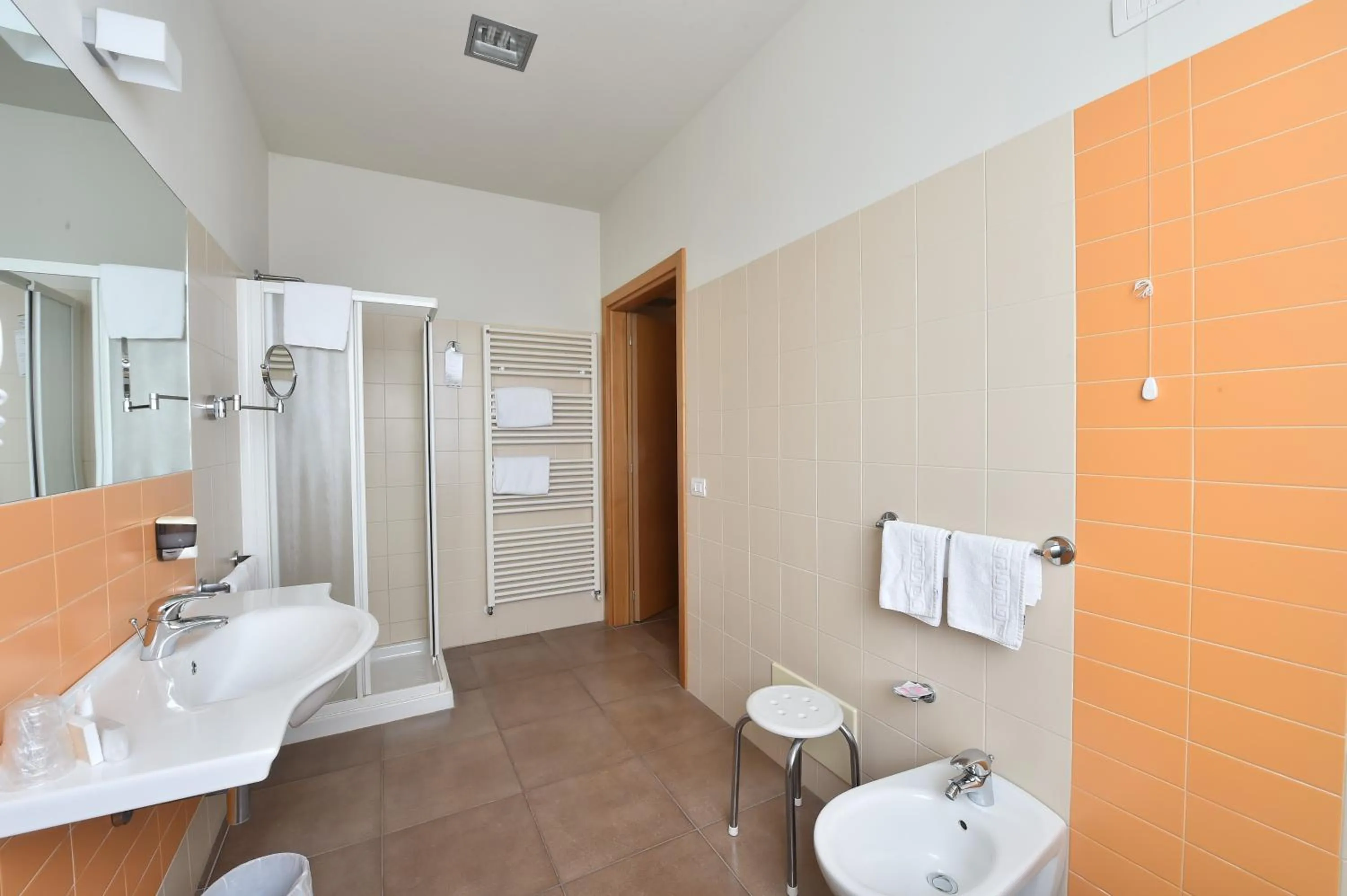 Bathroom in Tatì Hotel