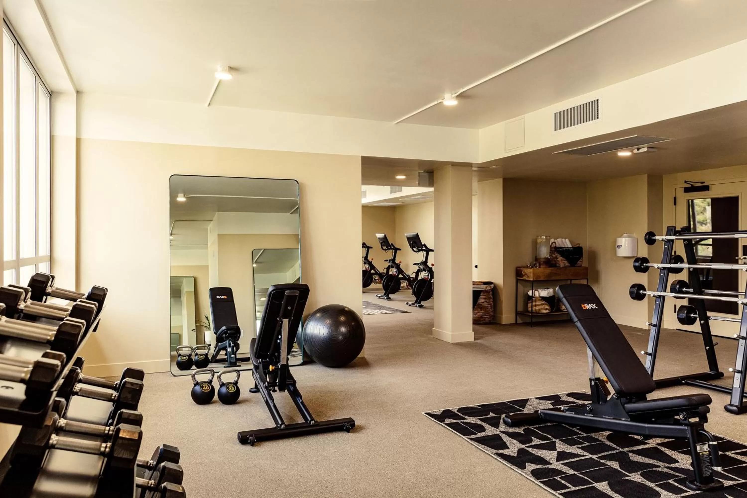 Fitness centre/facilities in Hotel June West LA, a Member of Design Hotels