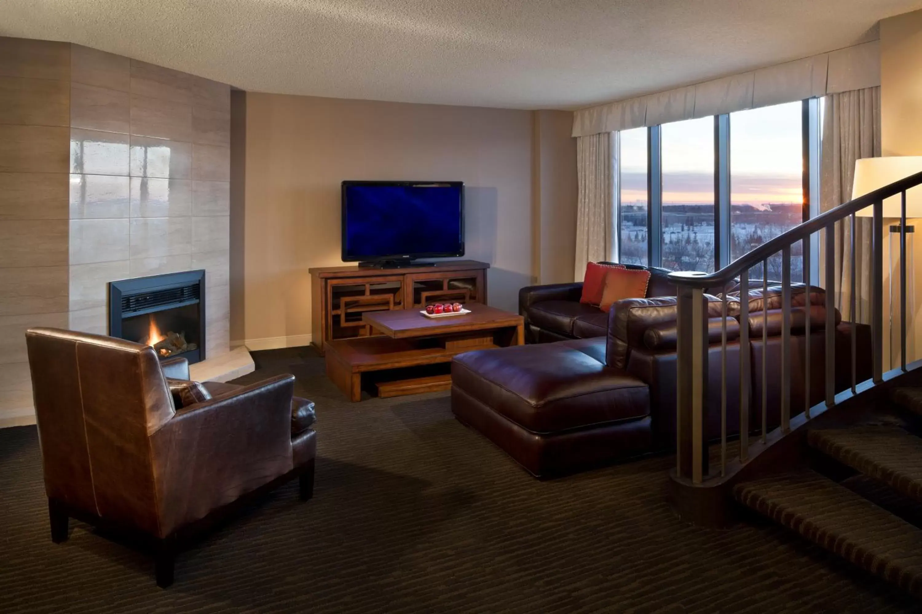 Living room, Seating Area in Red Deer Resort & Casino