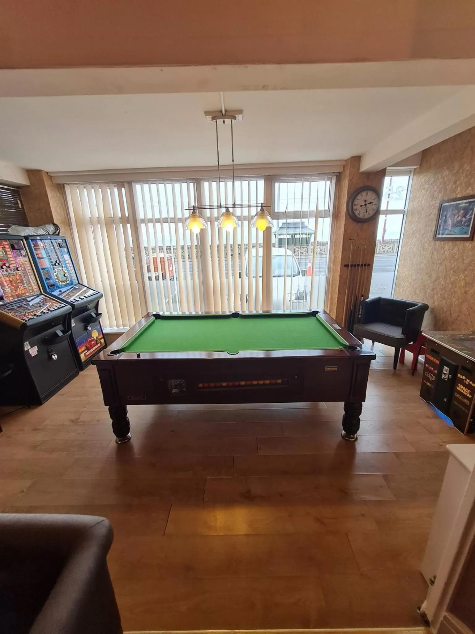 Lounge or bar in Queens Plaza Hotel