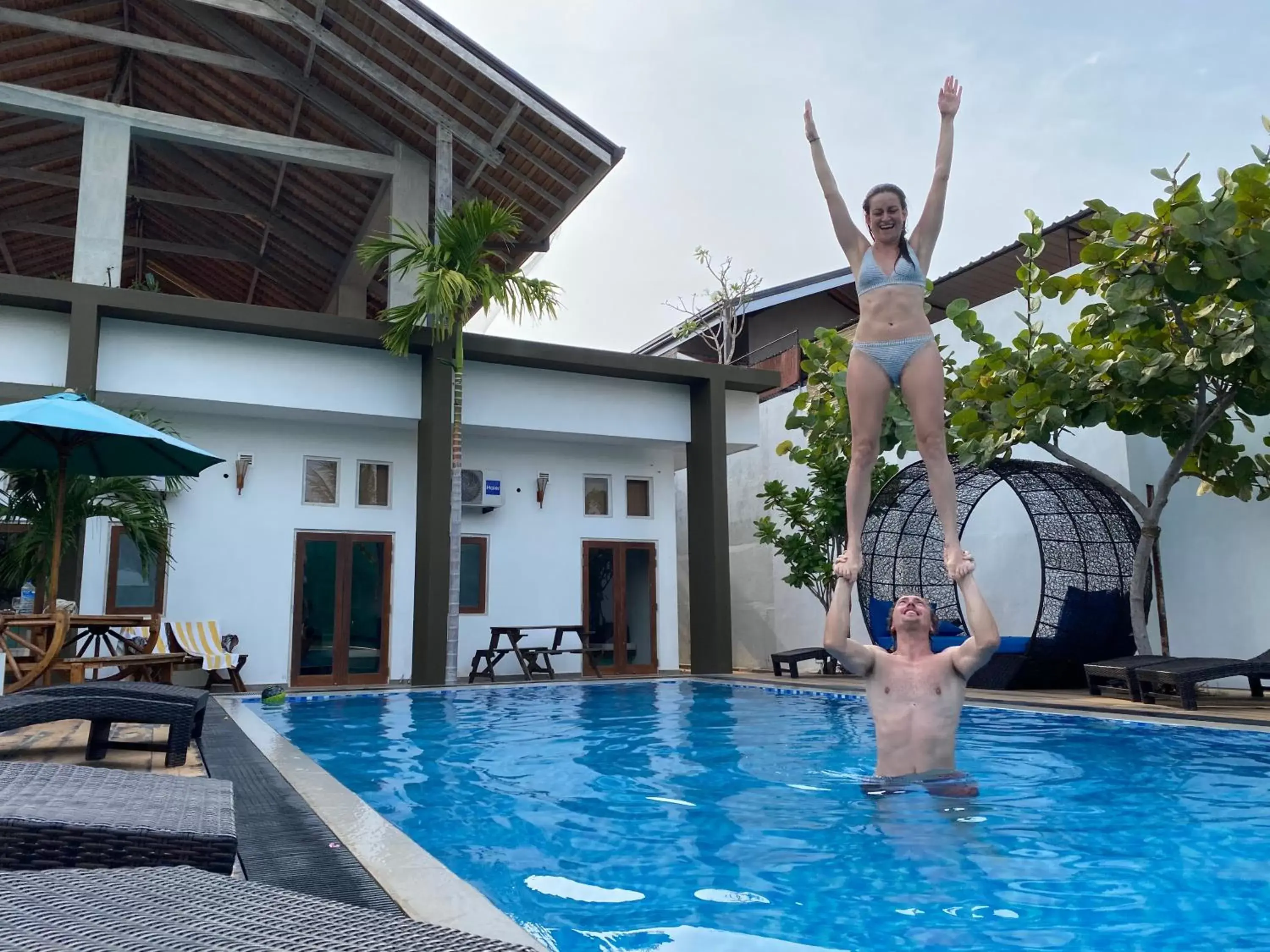 Swimming Pool in Hotel Cloud 9 Negombo