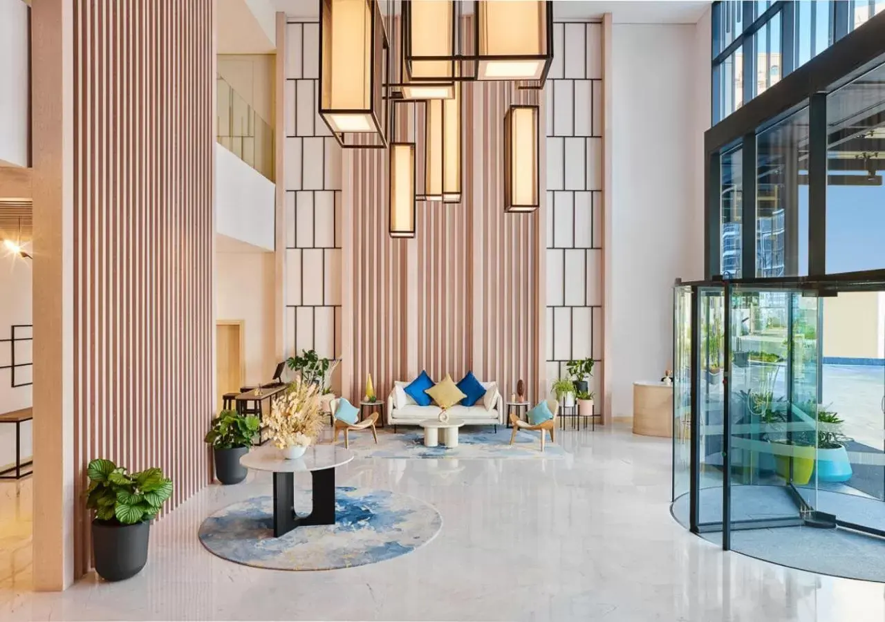 Lobby or reception, Restaurant/Places to Eat in voco Dubai The Palm, an IHG Hotel