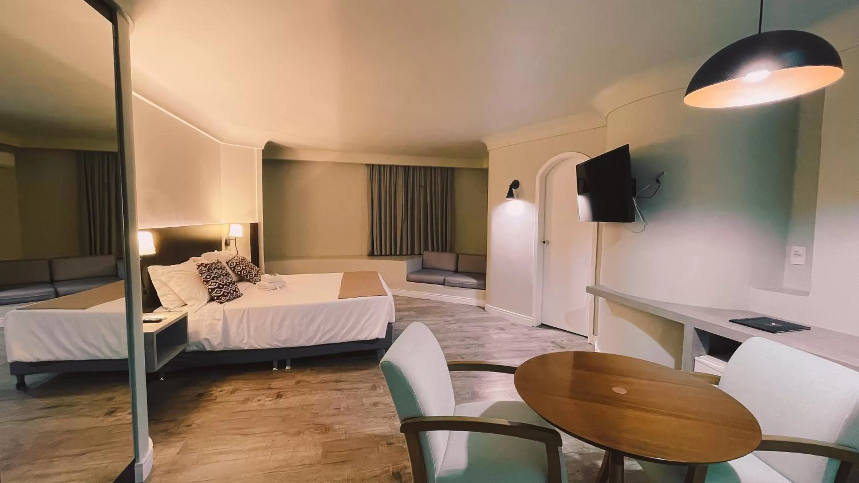 Photo of the whole room, Bed in Verde Vale Hotel