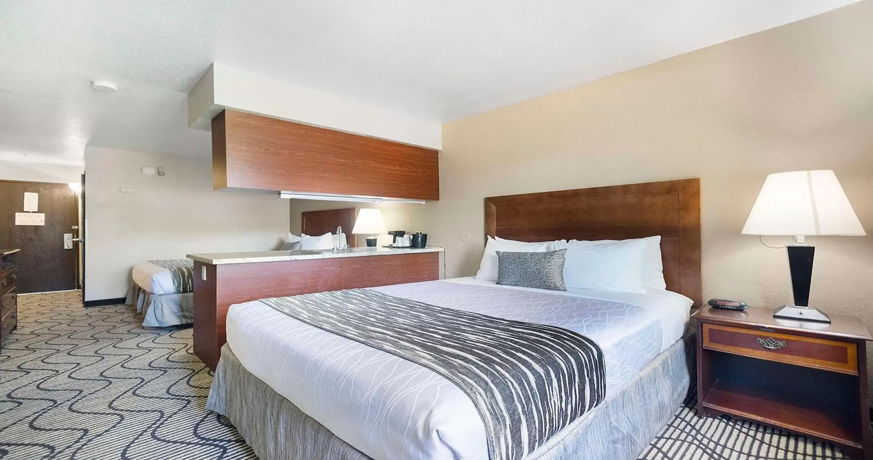 Photo of the whole room, Bed in SureStay Plus Hotel by Best Western Rocklin