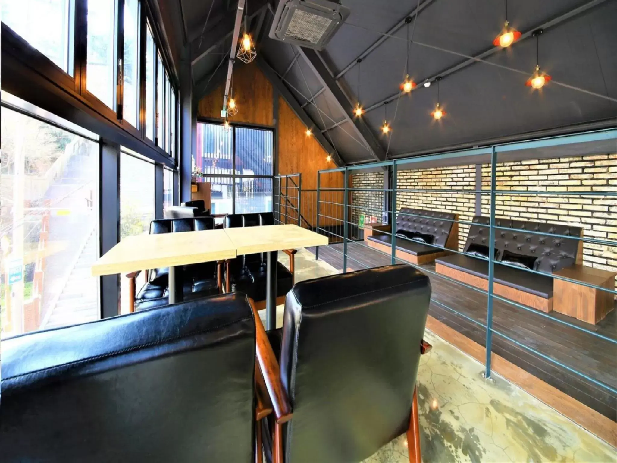 Restaurant/places to eat in Elysee Hotel Restaurant/places to eat in Elysee Hotel