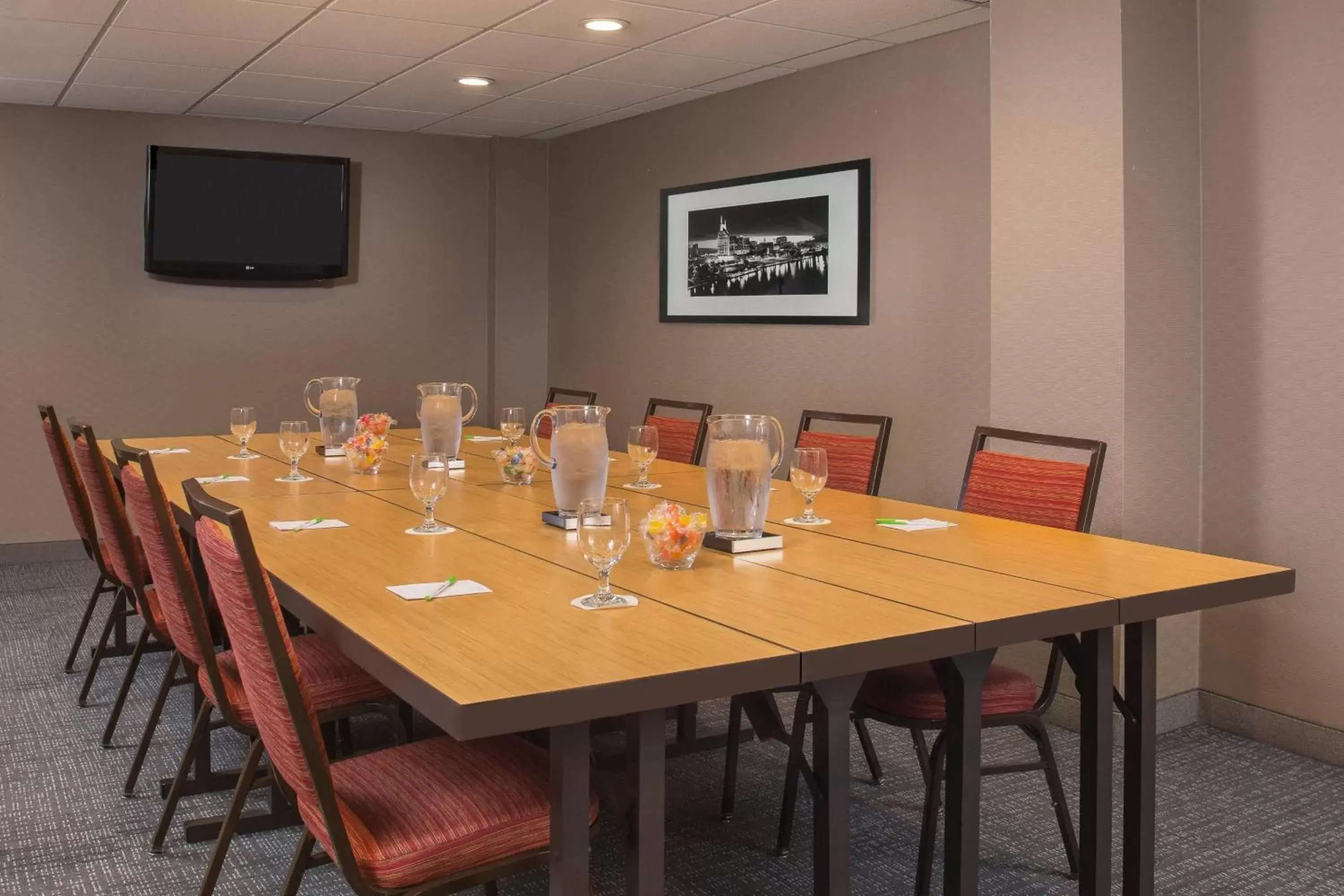 Meeting/conference room in Courtyard by Marriott Nashville Downtown