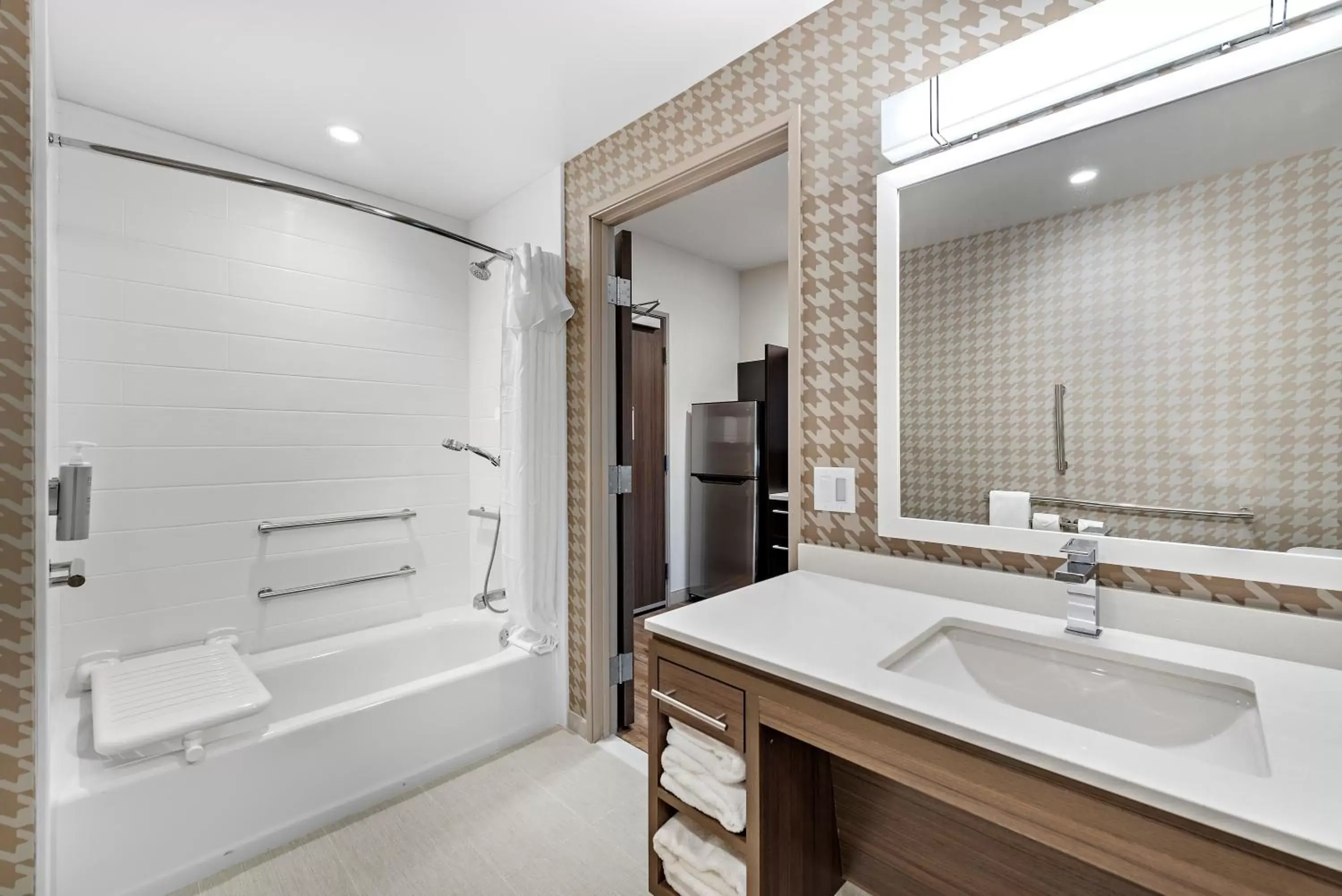 Shower, Bathroom in Home2 Suites By Hilton San Bernardino