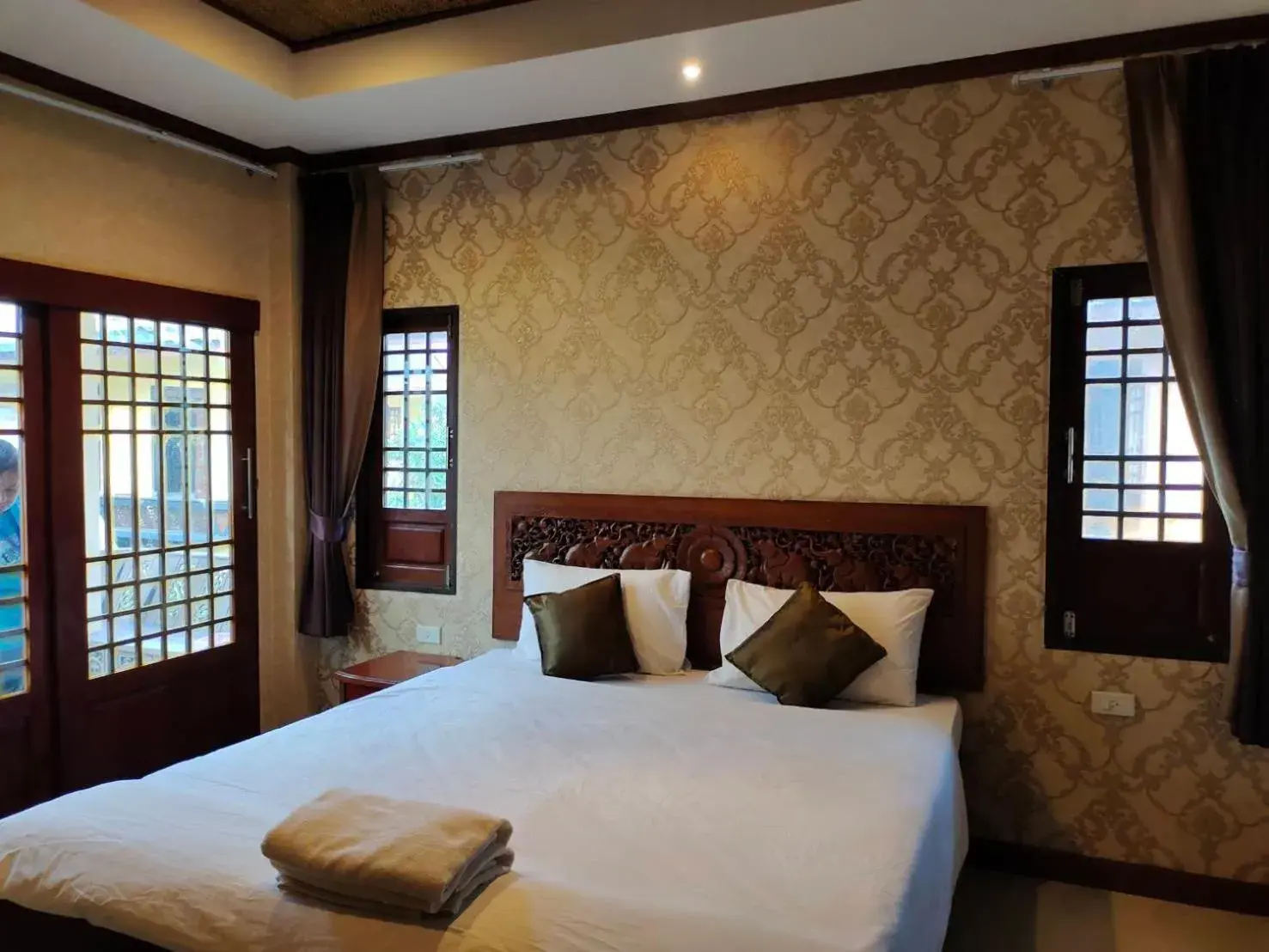 Property building, Bed in Fueangfu Villa Chaweng