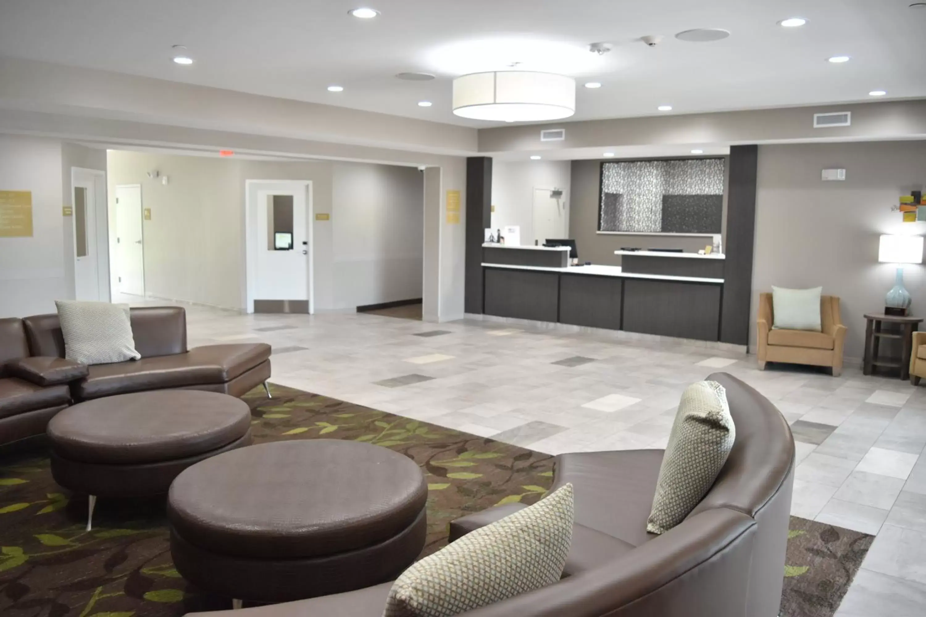 Property building, Seating Area in Candlewood Suites Independence, an IHG Hotel
