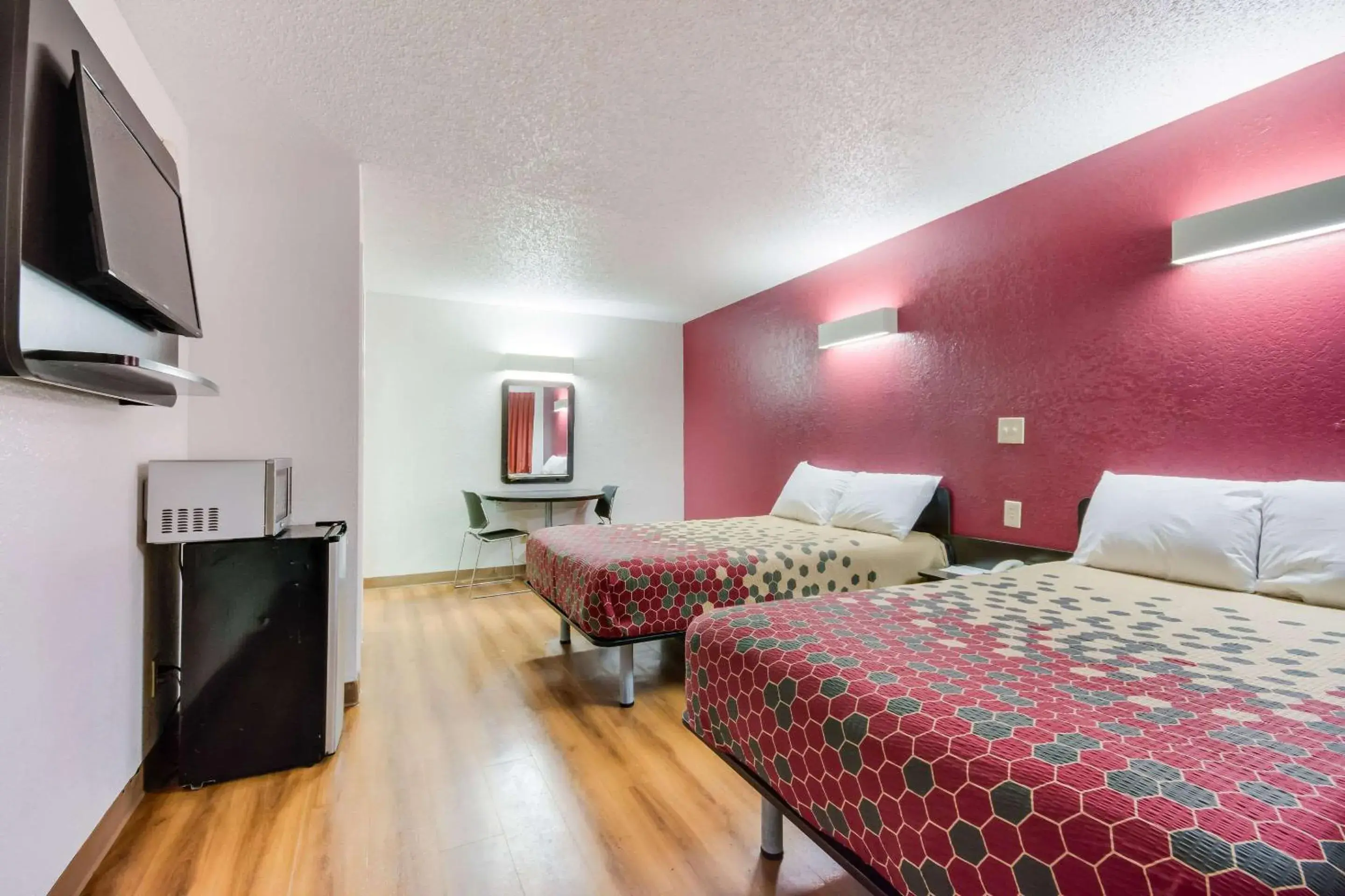 Photo of the whole room, Bed in Econo Lodge Photo of the whole room, Bed in Econo Lodge