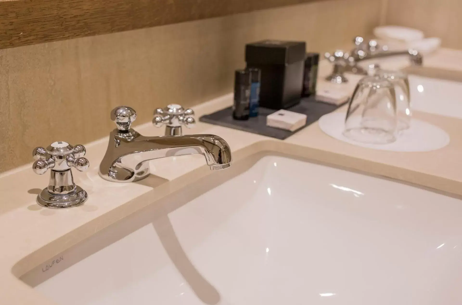 Bathroom in Grand Hotel Huis ter Duin