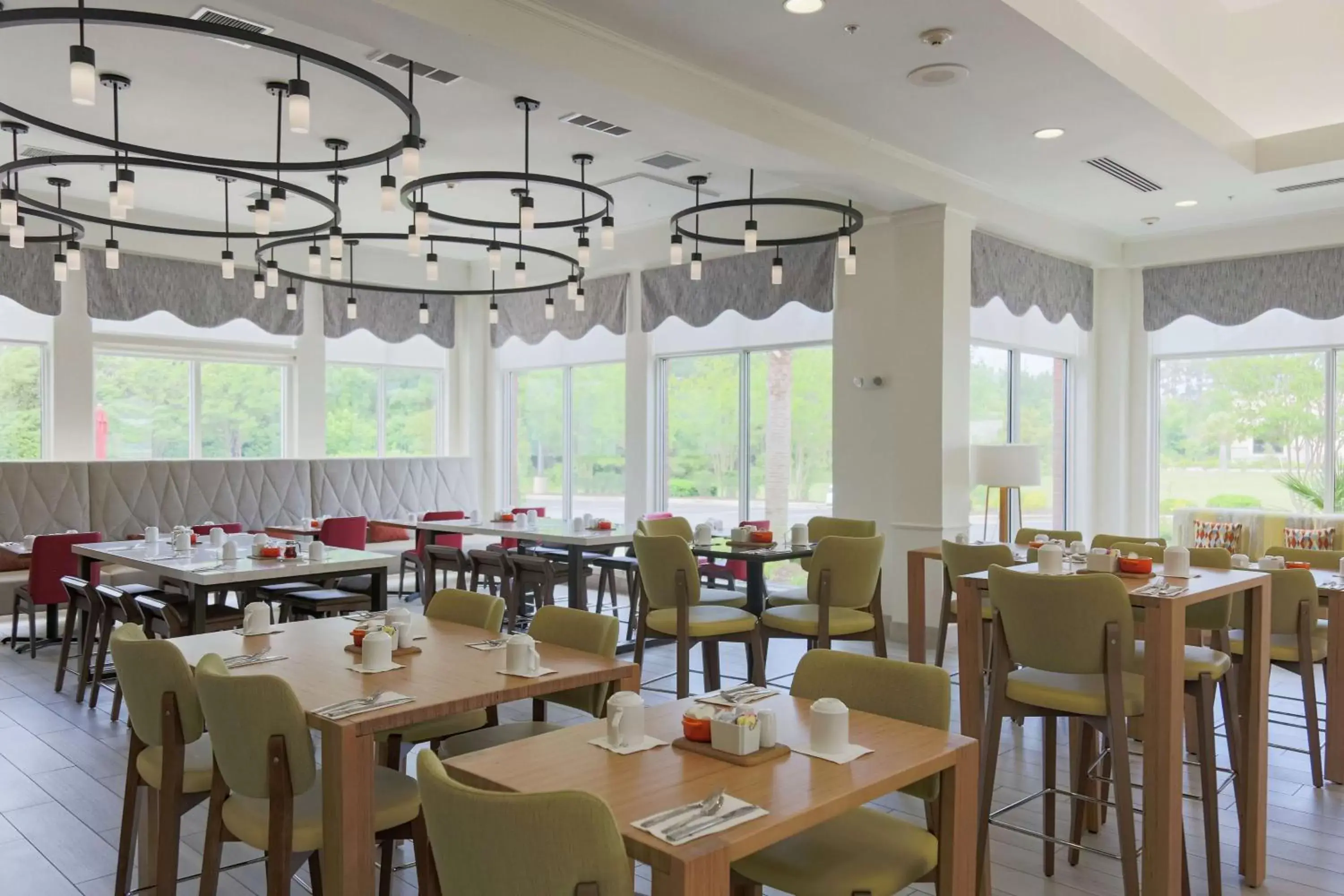 Breakfast, Restaurant/Places to Eat in Hilton Garden Inn Myrtle Beach/Coastal Grand Mall