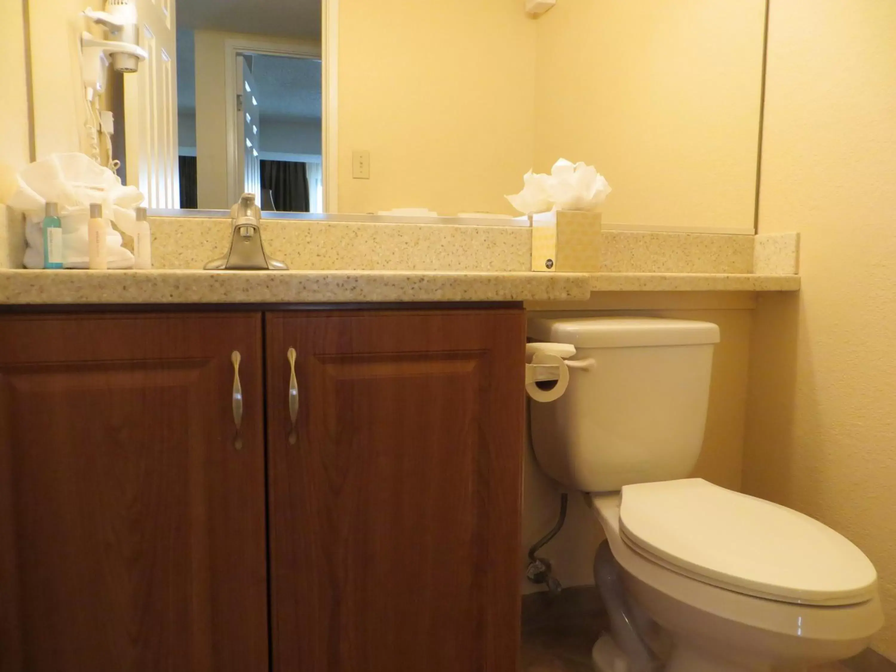 Toilet, Bathroom in Jockey Resort Suites Center Strip