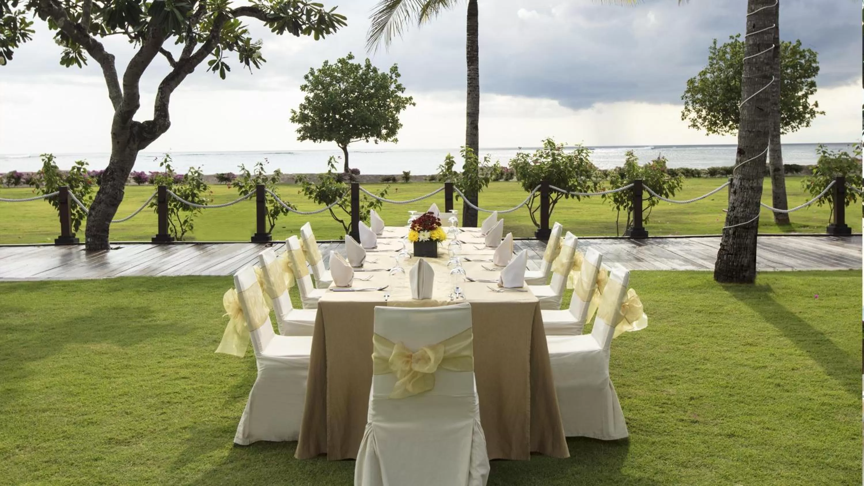 Restaurant/places to eat in Holiday Inn Resort Baruna Bali by IHG