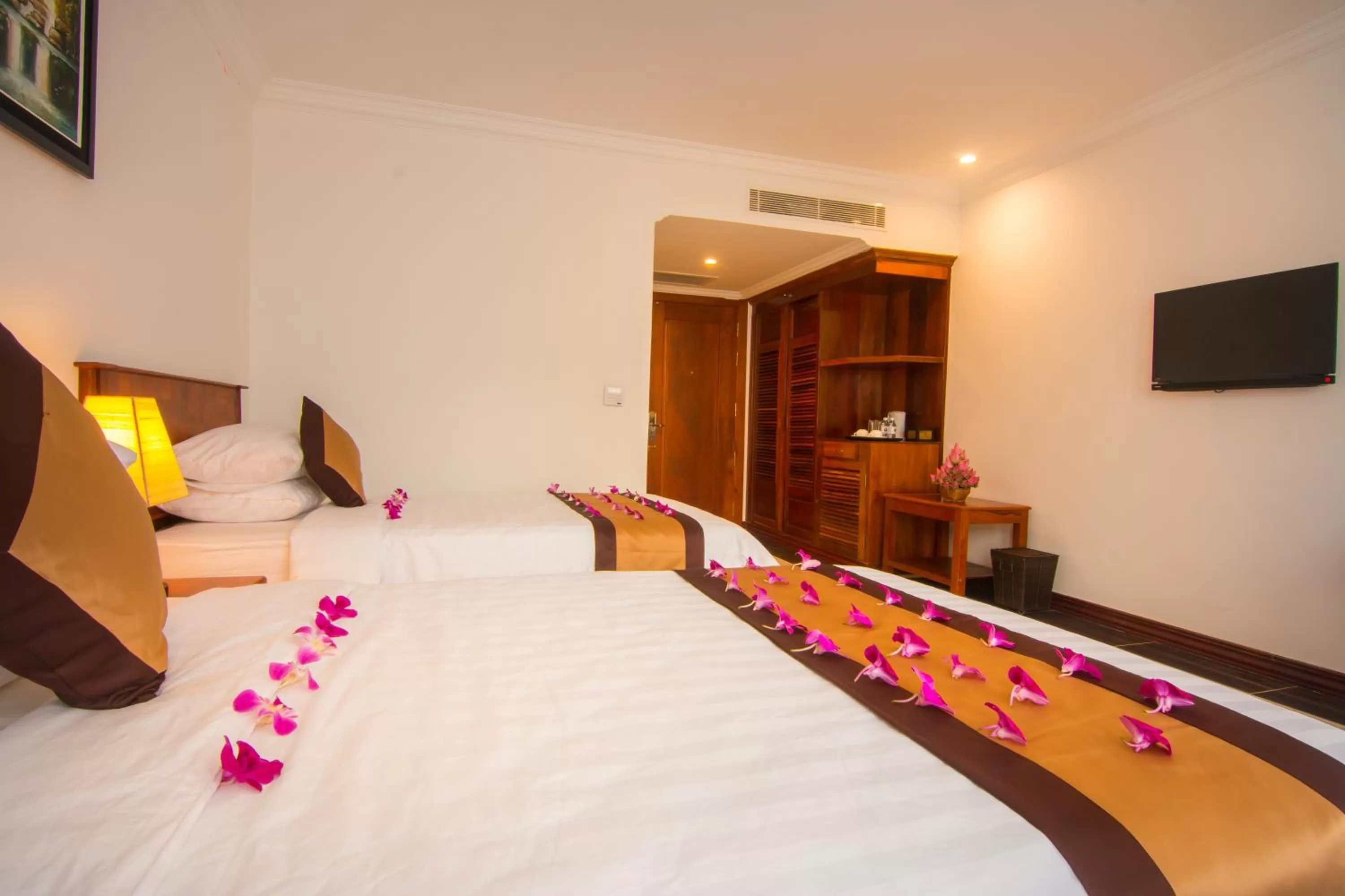 Bedroom, Bed in Glorious Hotel