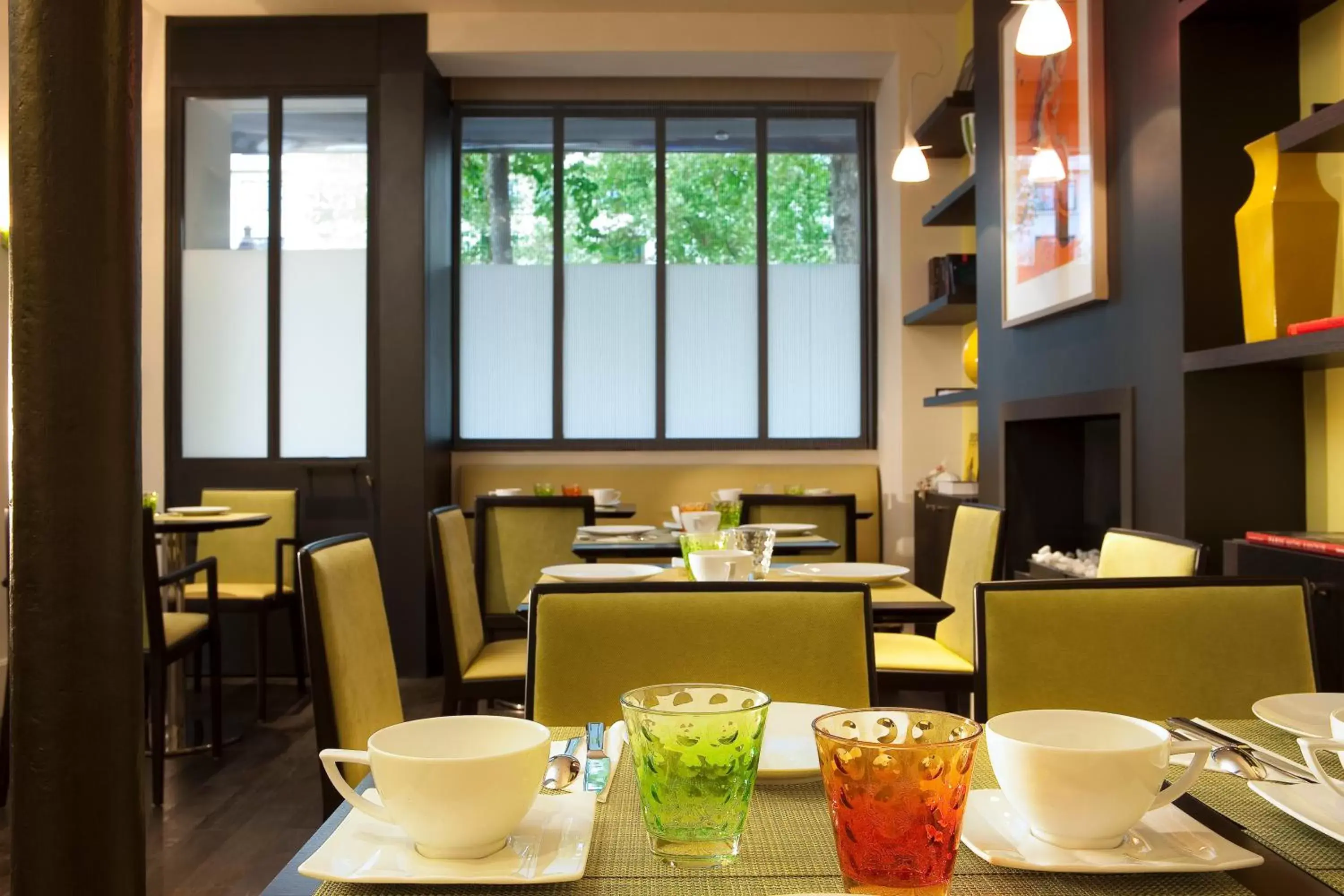 Restaurant/Places to Eat in Hôtel Marais Bastille