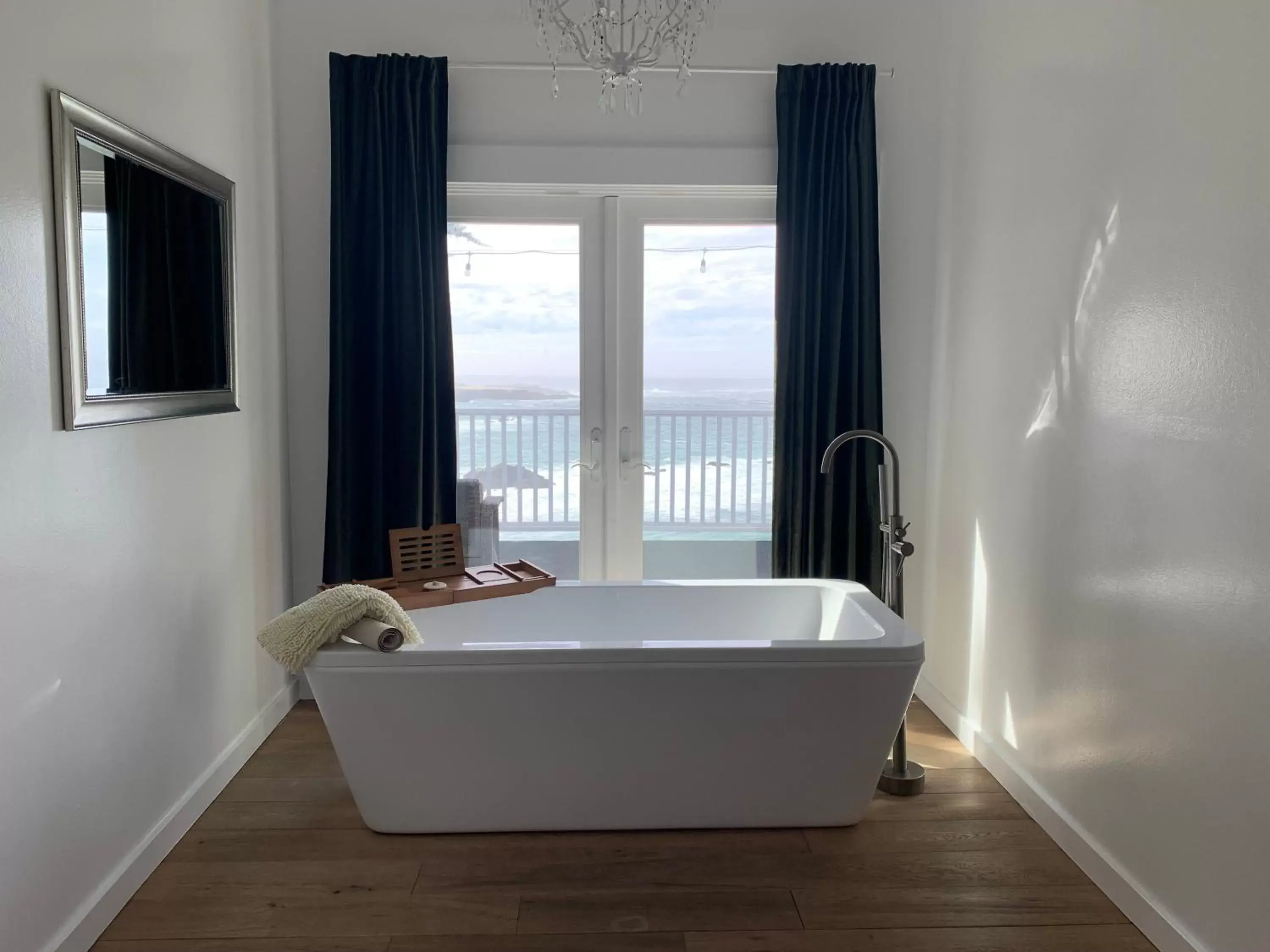 Sea view, Bathroom in Agate Cove Inn