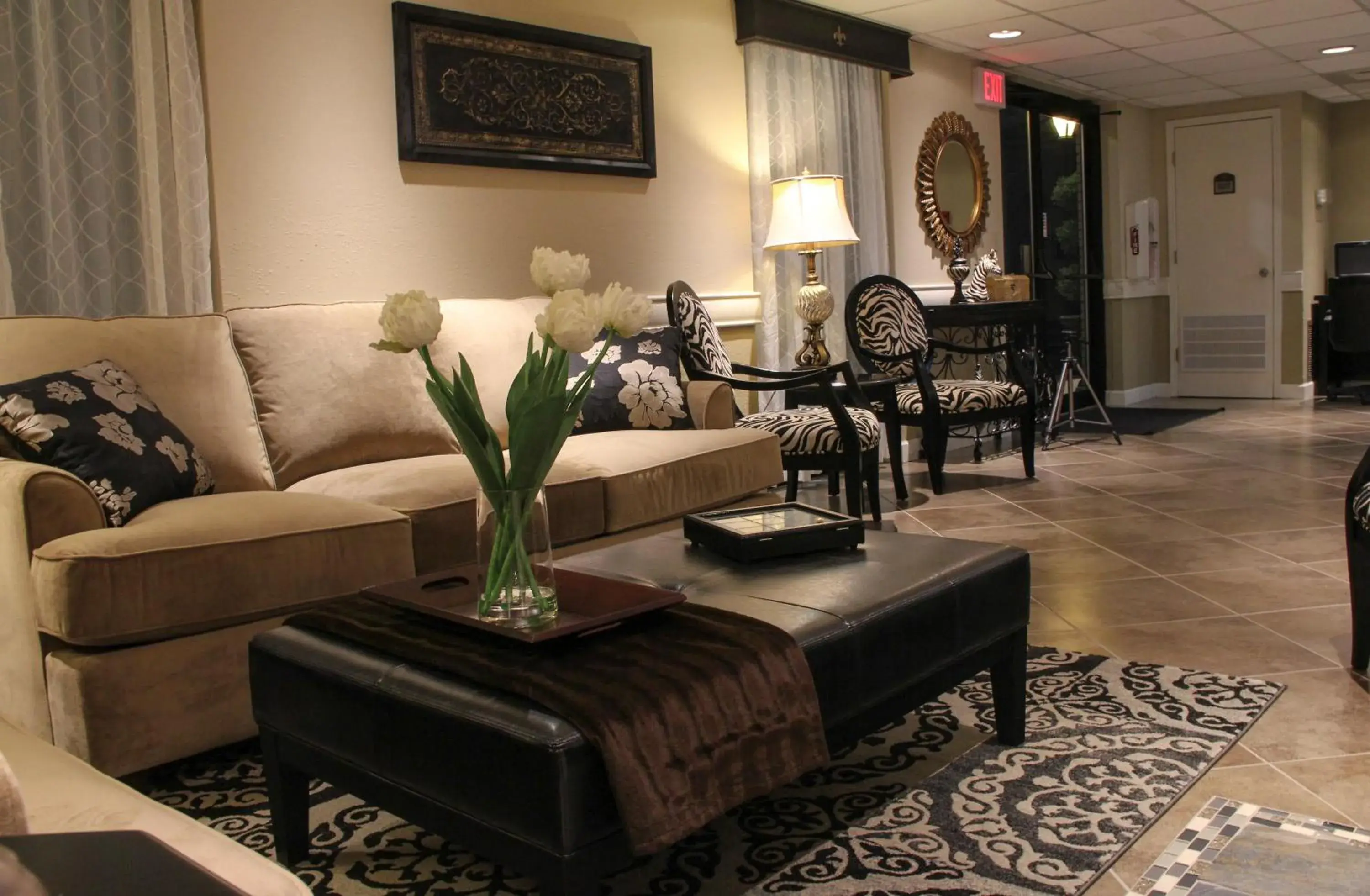 Lobby or reception, Seating Area in Grand View Inn & Suites