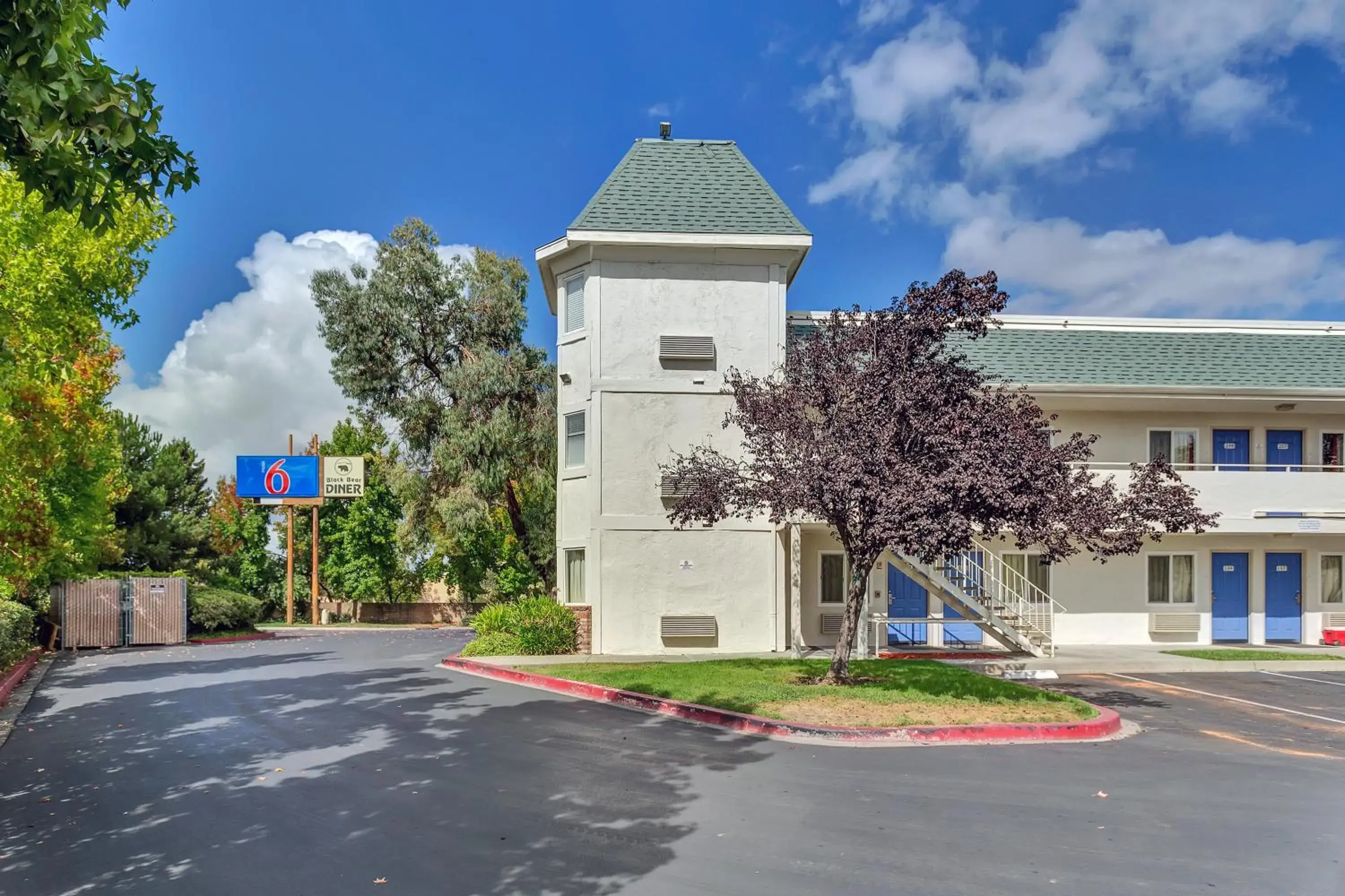 Facade/entrance, Property Building in Motel 6-Rohnert Park, CA