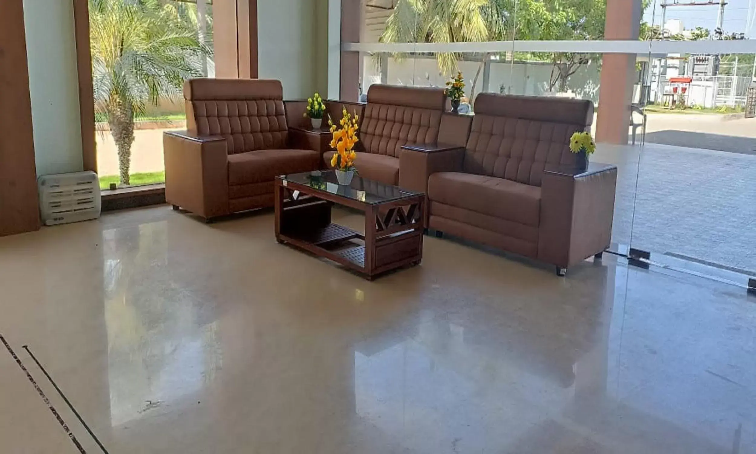 Lobby or reception in Daffodil Inn Lobby or reception in Daffodil Inn