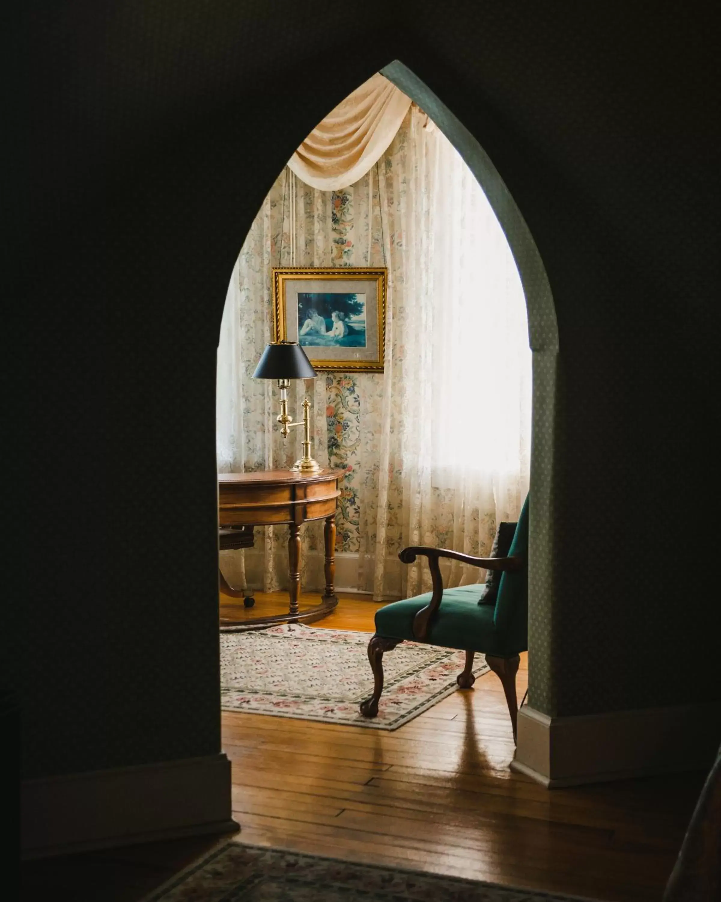 Bedroom, Seating Area in The Mansion at Elfindale