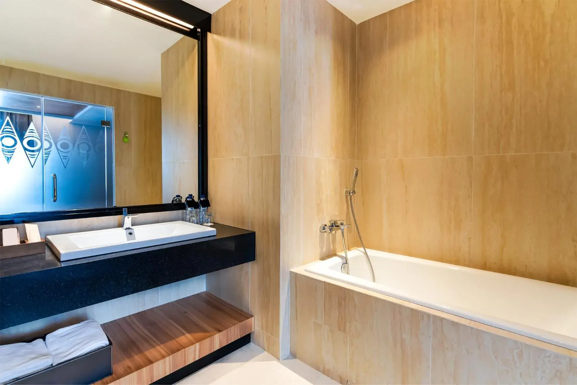 Shower, Bathroom in FOX JAYAPURA