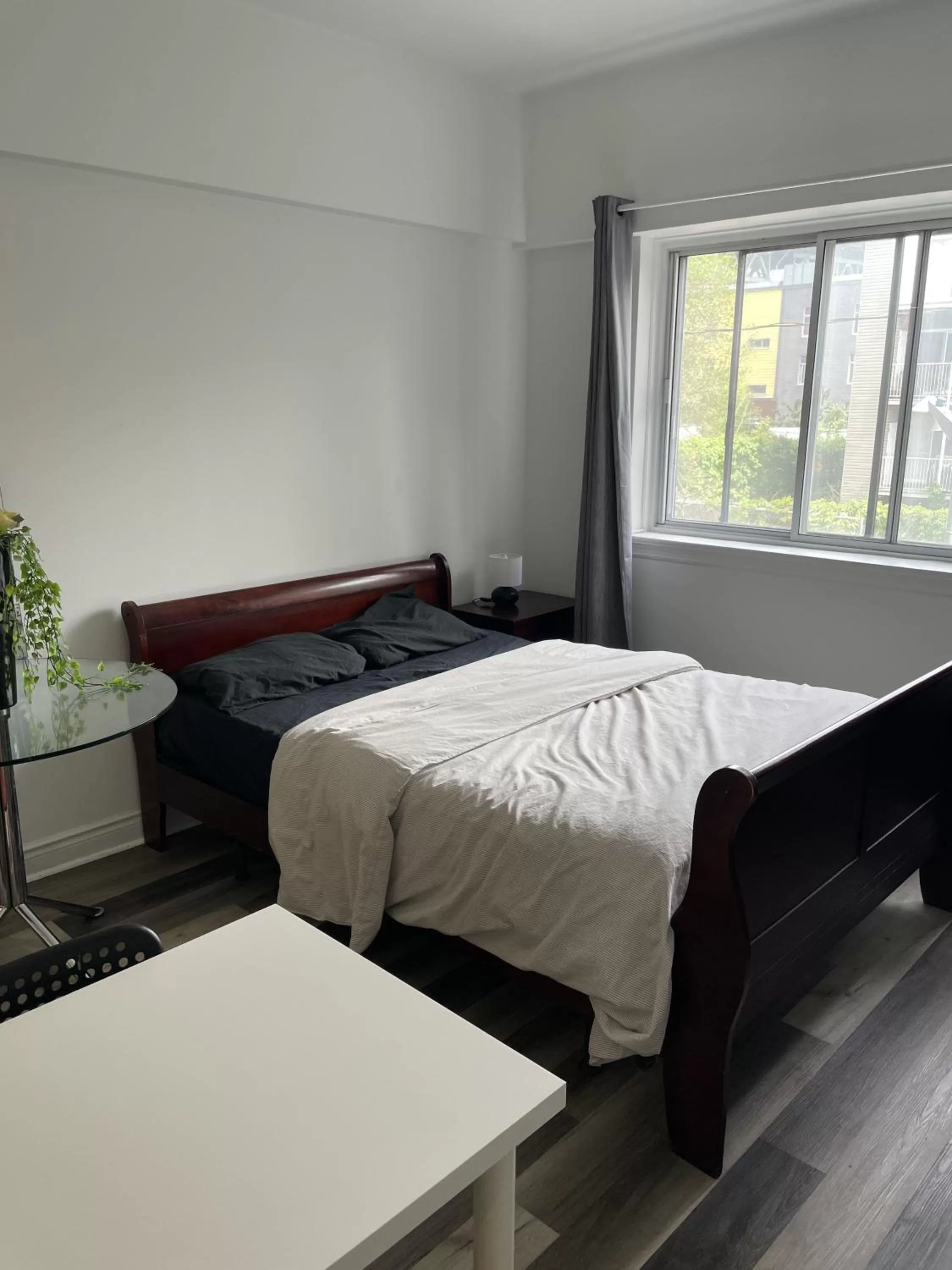 Bed in Faubourg Ste Cath