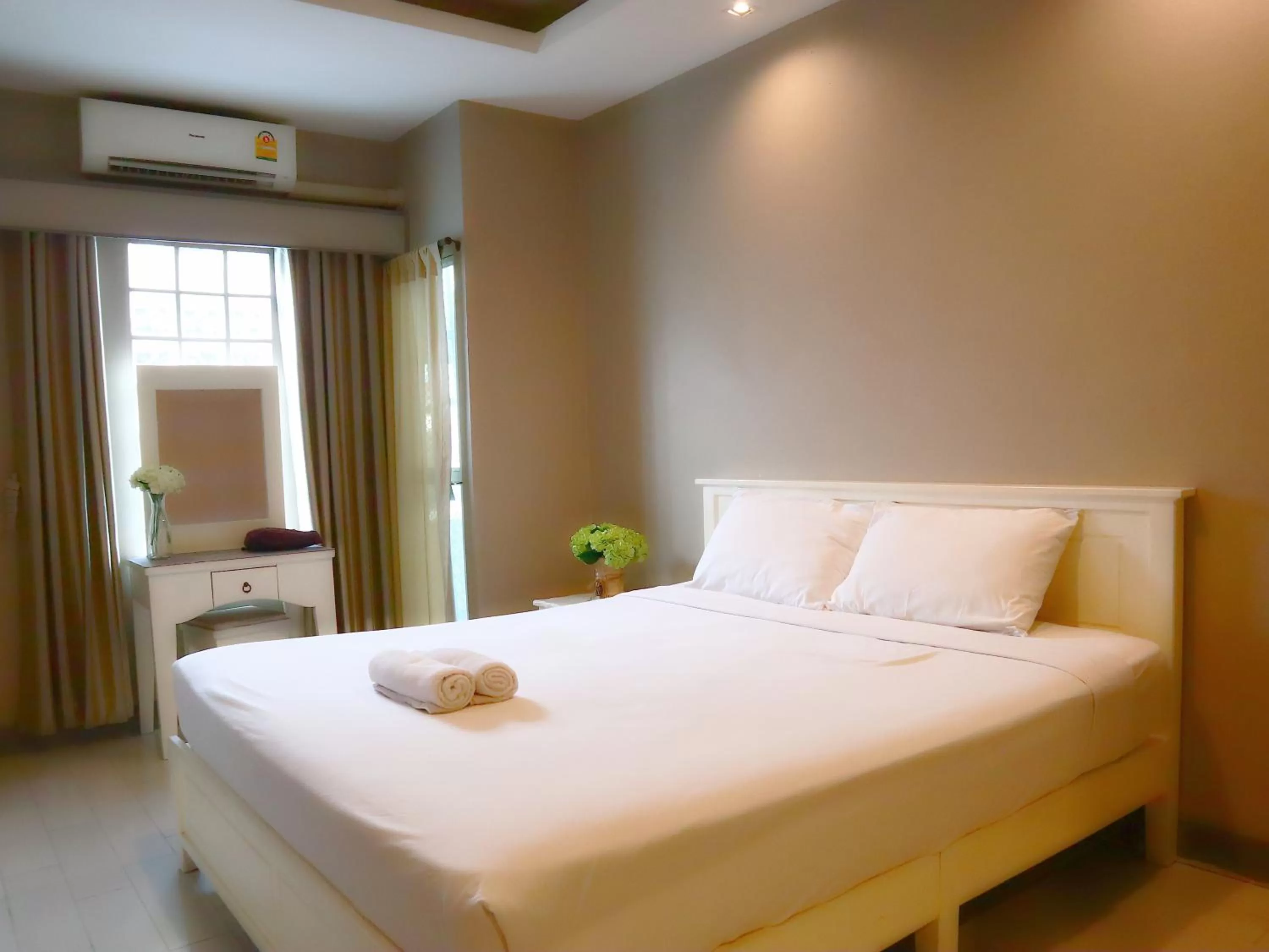 Bedroom, Bed in The Battery Park Midtown Boutique