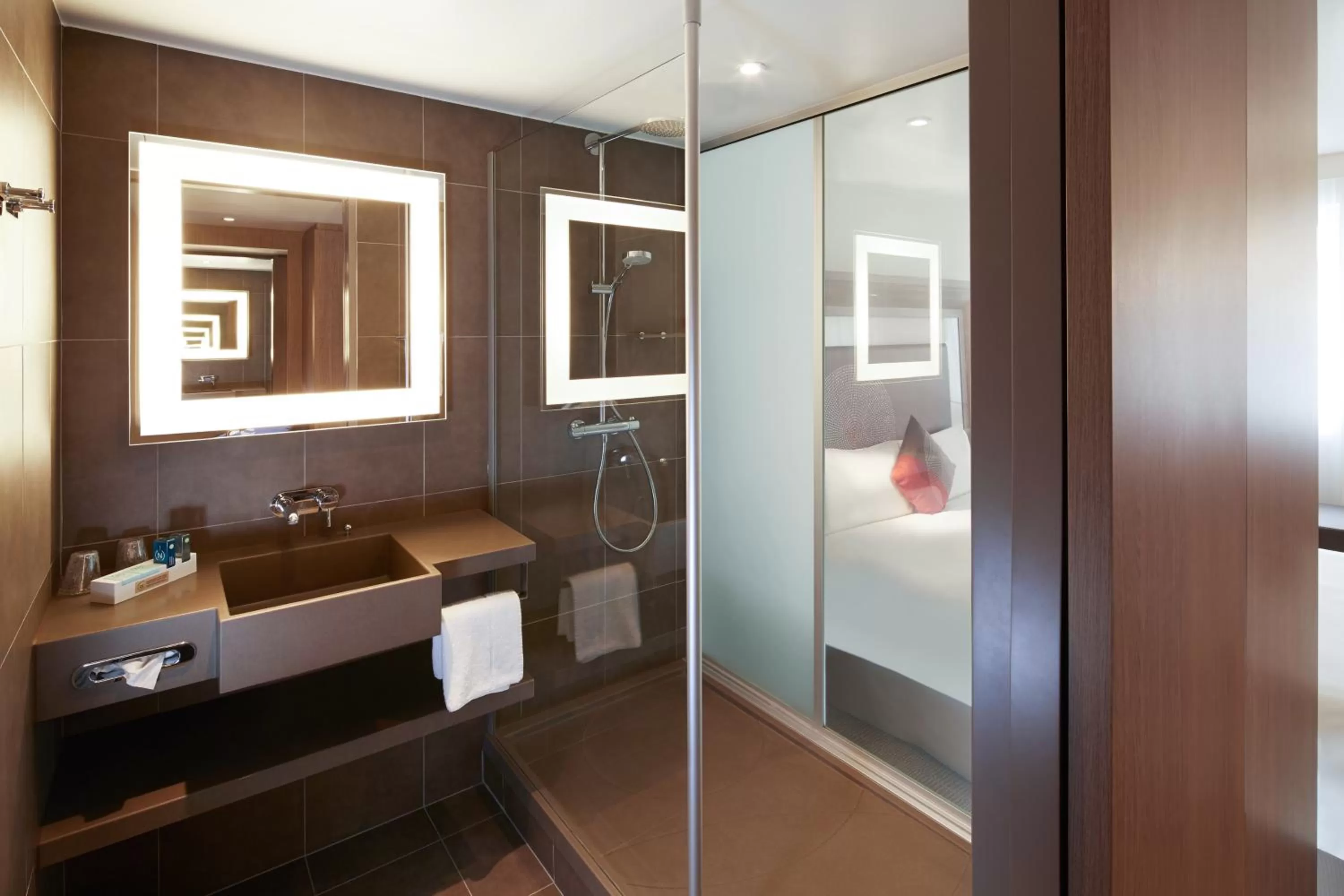 Bathroom in Novotel London Brentford