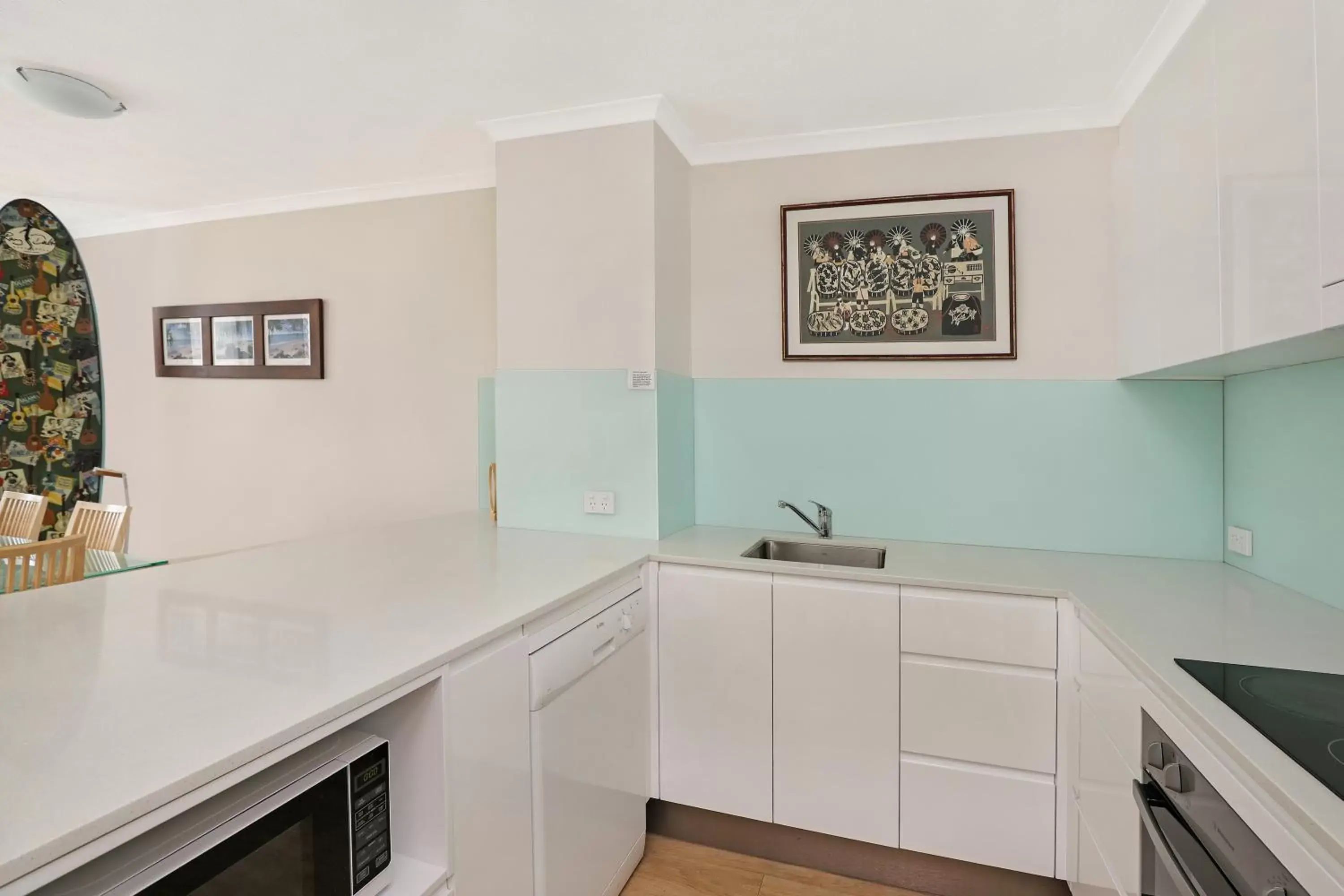 Kitchen or kitchenette, Kitchen/Kitchenette in The Bay Apartments Coolangatta