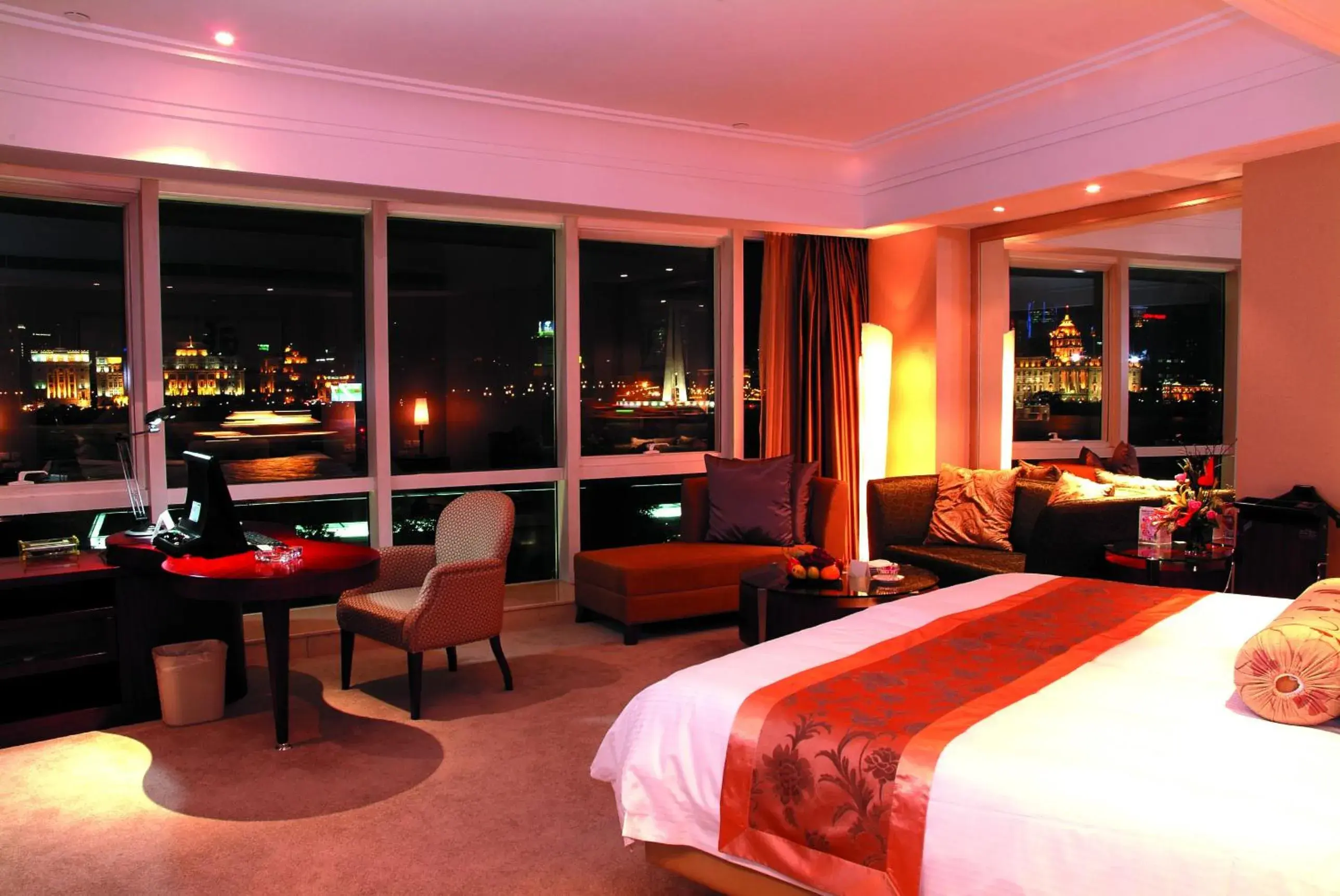 Oriental Riverside Bund View Hotel (Shanghai International Convention Center)
