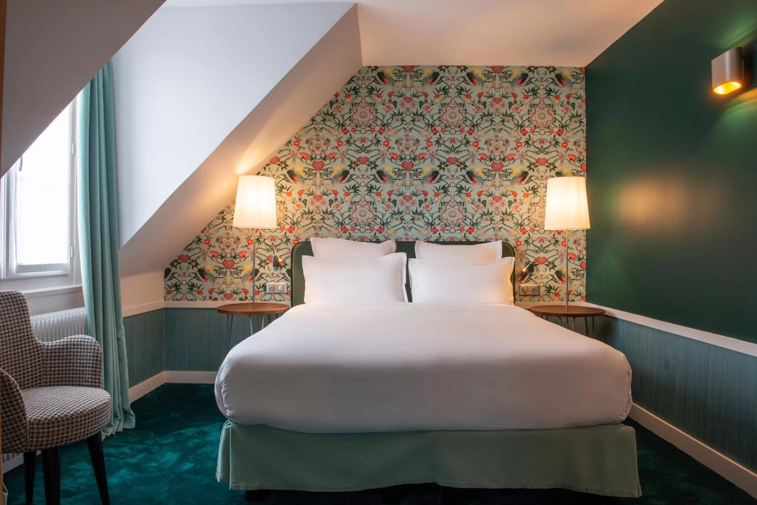 Photo of the whole room, Bed in Hôtel Edouard 6 by Malone