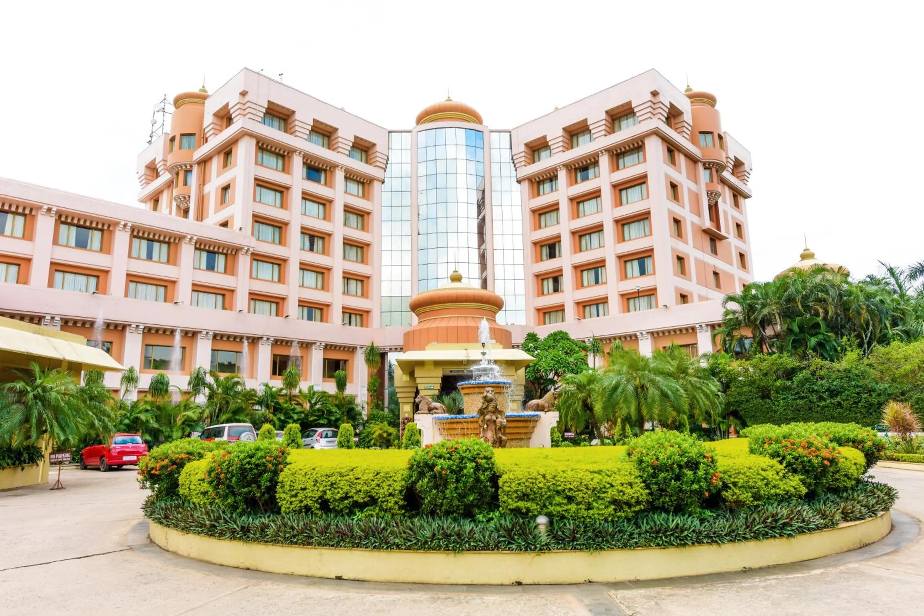 Facade/entrance in Hotel Swosti Premium Bhubaneswar