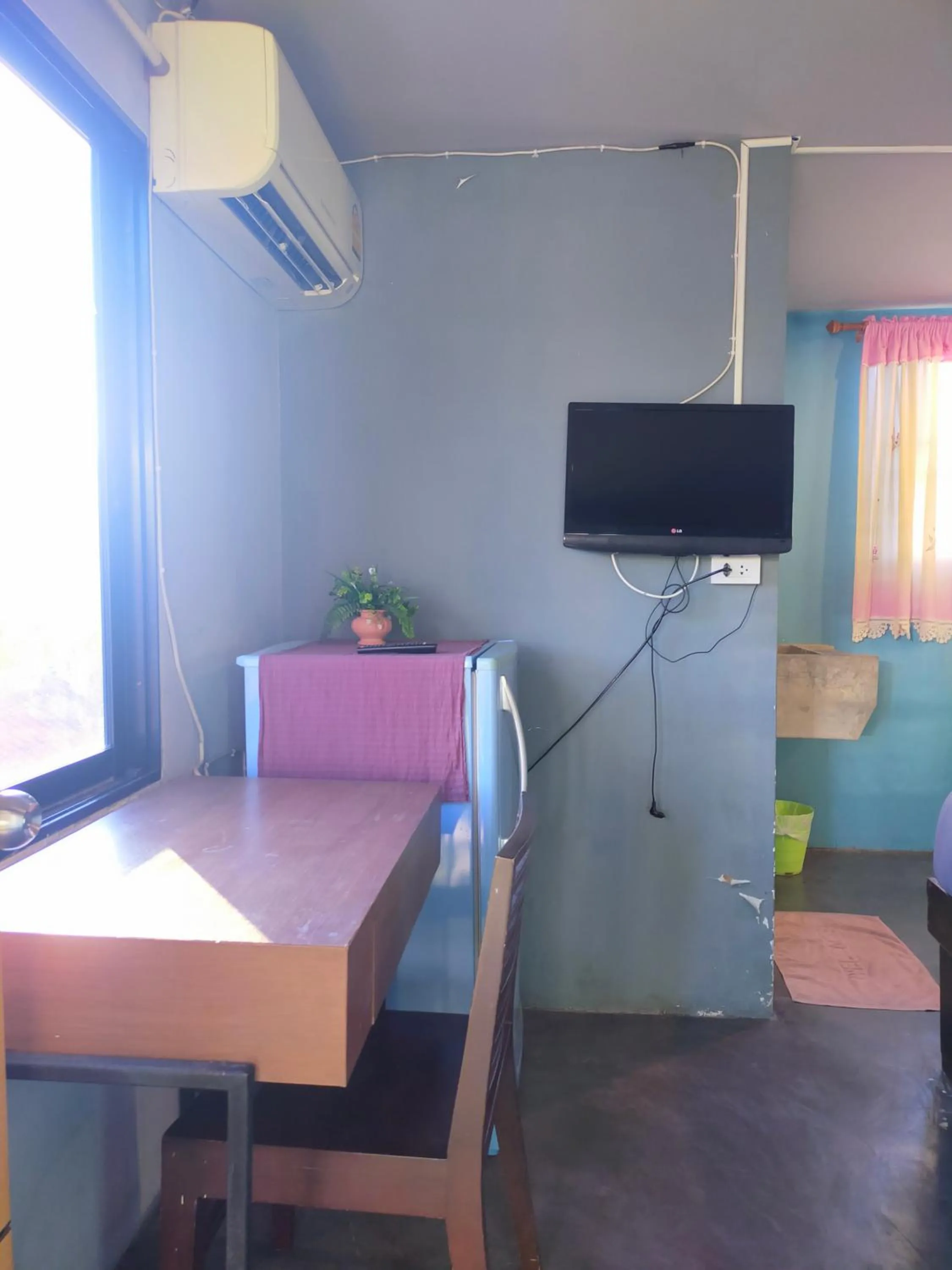 Area and facilities in 9 Hostel