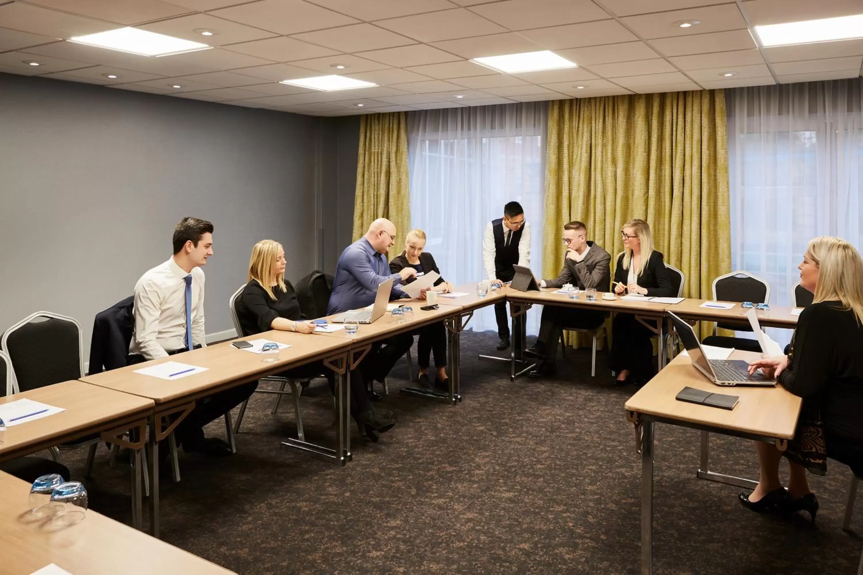 Meeting/conference room in Novotel Wolverhampton City Centre