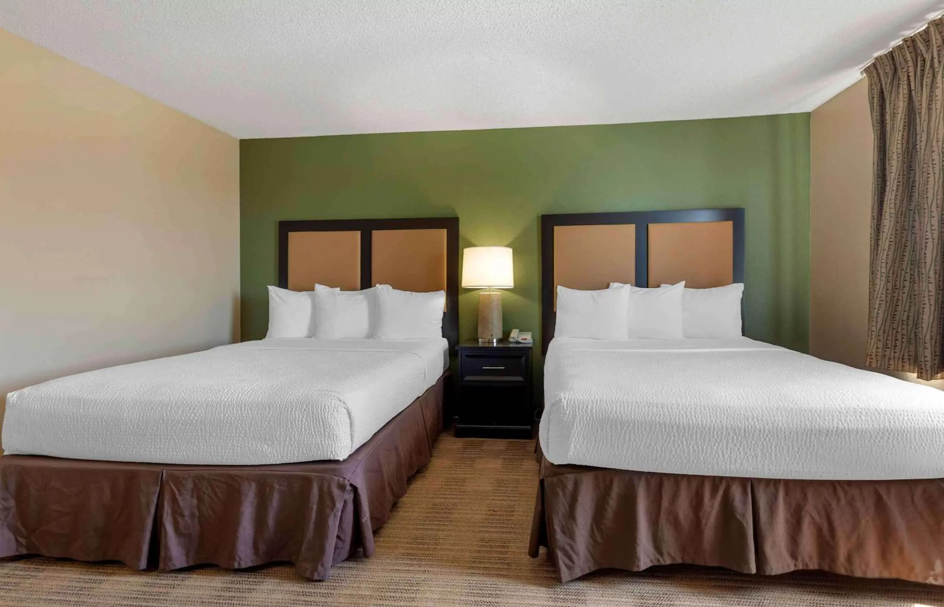 Bedroom, Bed in Extended Stay America Select Suites - Richmond - Innsbrook