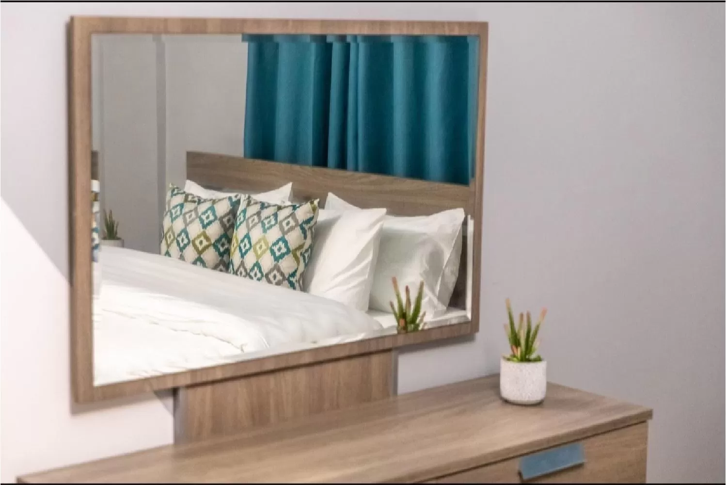 Bed in Montecito Apartments