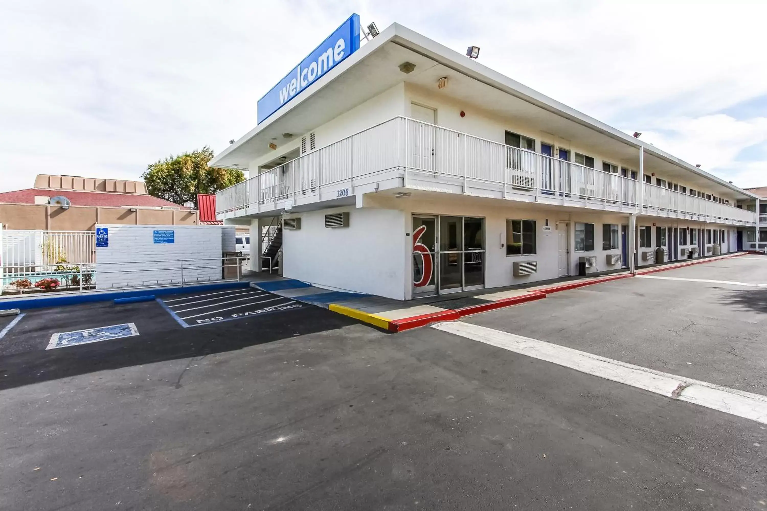 Facade/entrance, Property Building in Motel 6-Santa Clara, CA