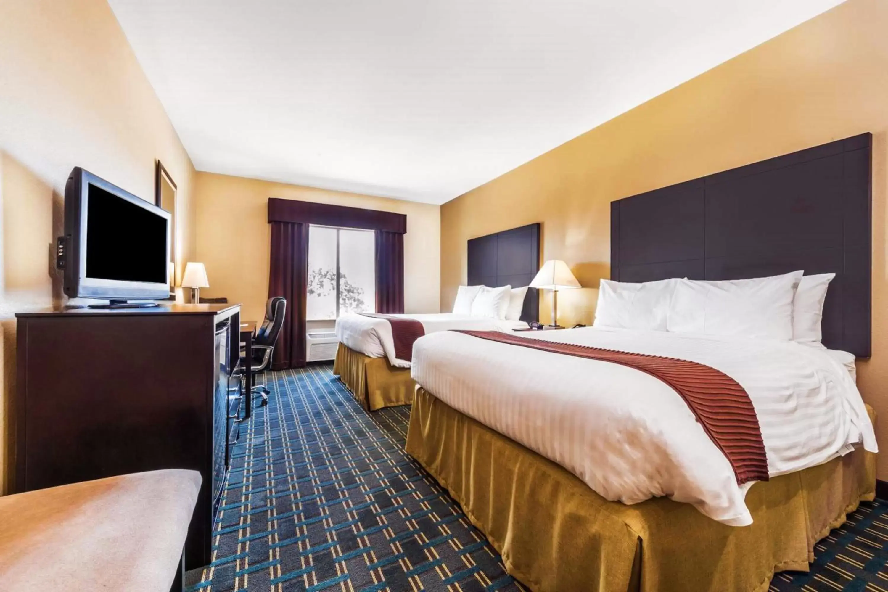 Queen Room with Two Queen Beds -Disability Access - Non-Smoking in Days Inn & Suites by Wyndham Mineral Wells Queen Room with Two Queen Beds -Disability Access - Non-Smoking in Days Inn & Suites by Wyndham Mineral Wells