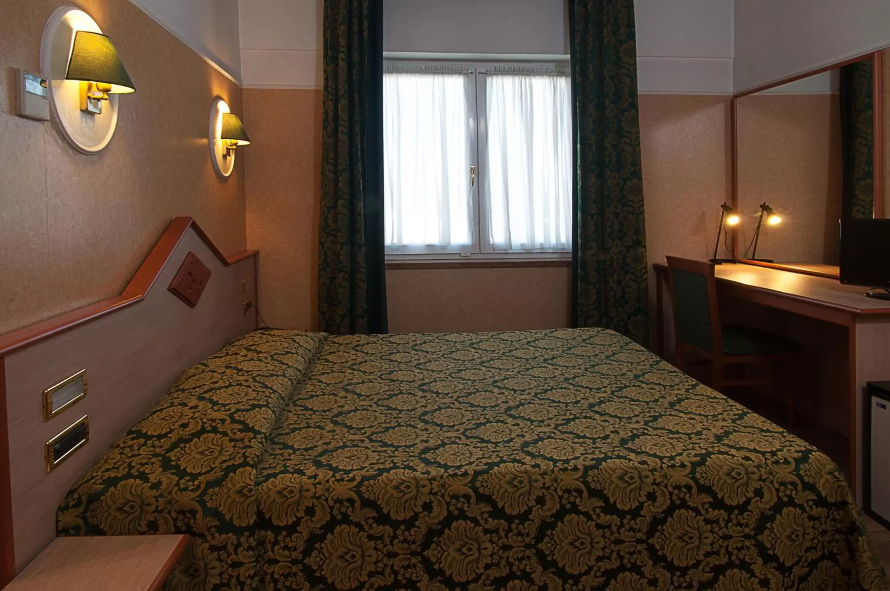 Photo of the whole room, Bed in Hotel Mary