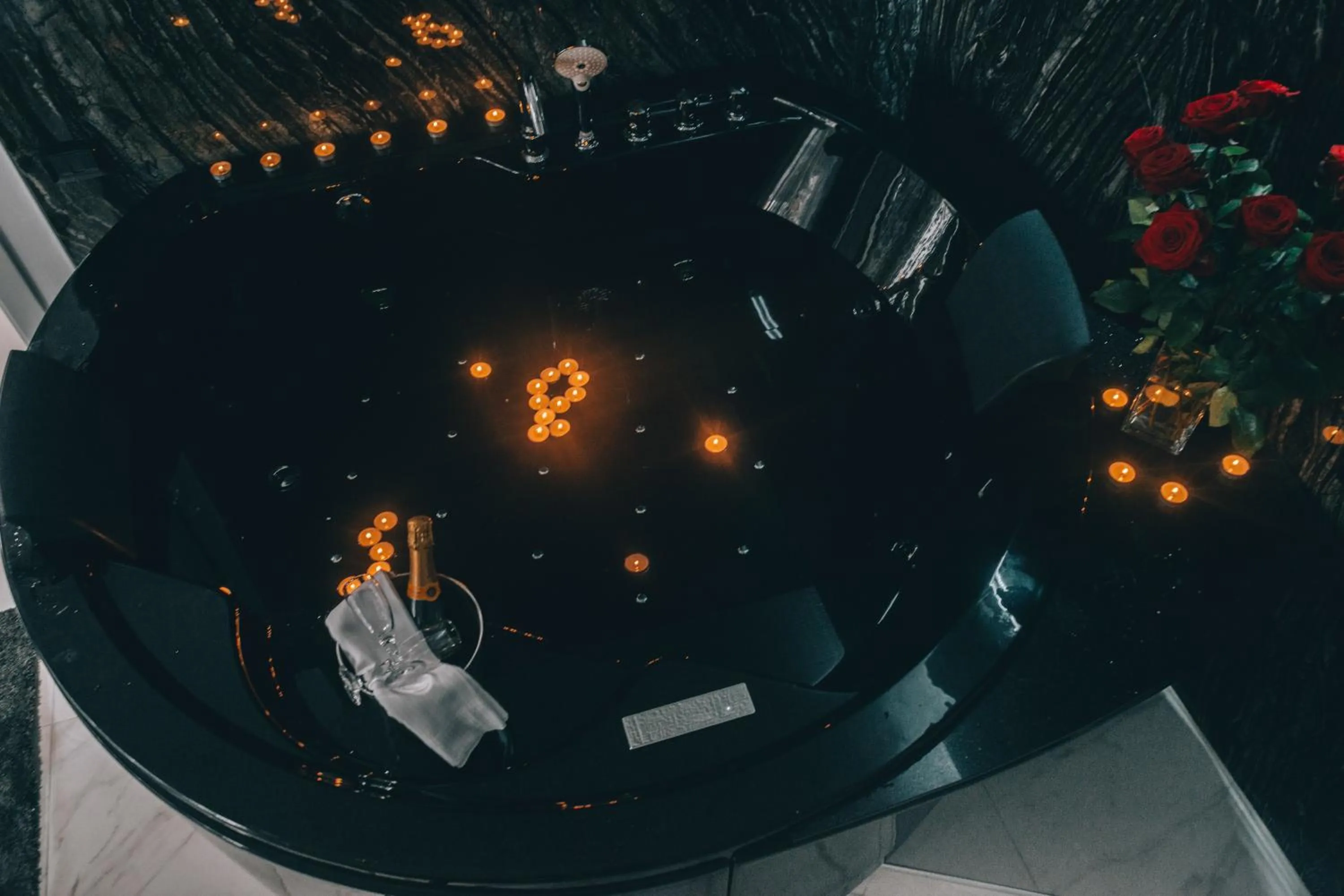 Alcoholic drinks in Gregorio VII Luxury Suites San Damaso