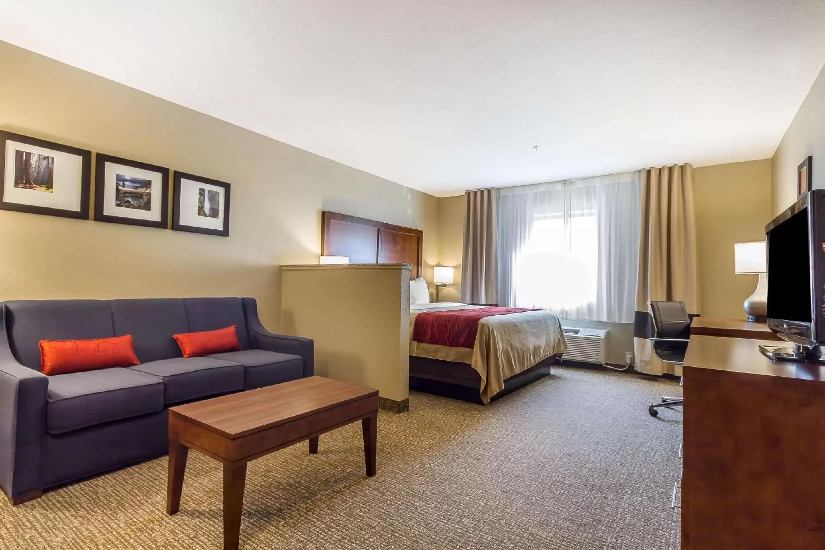 Photo of the whole room in Comfort Inn & Suites Rocklin