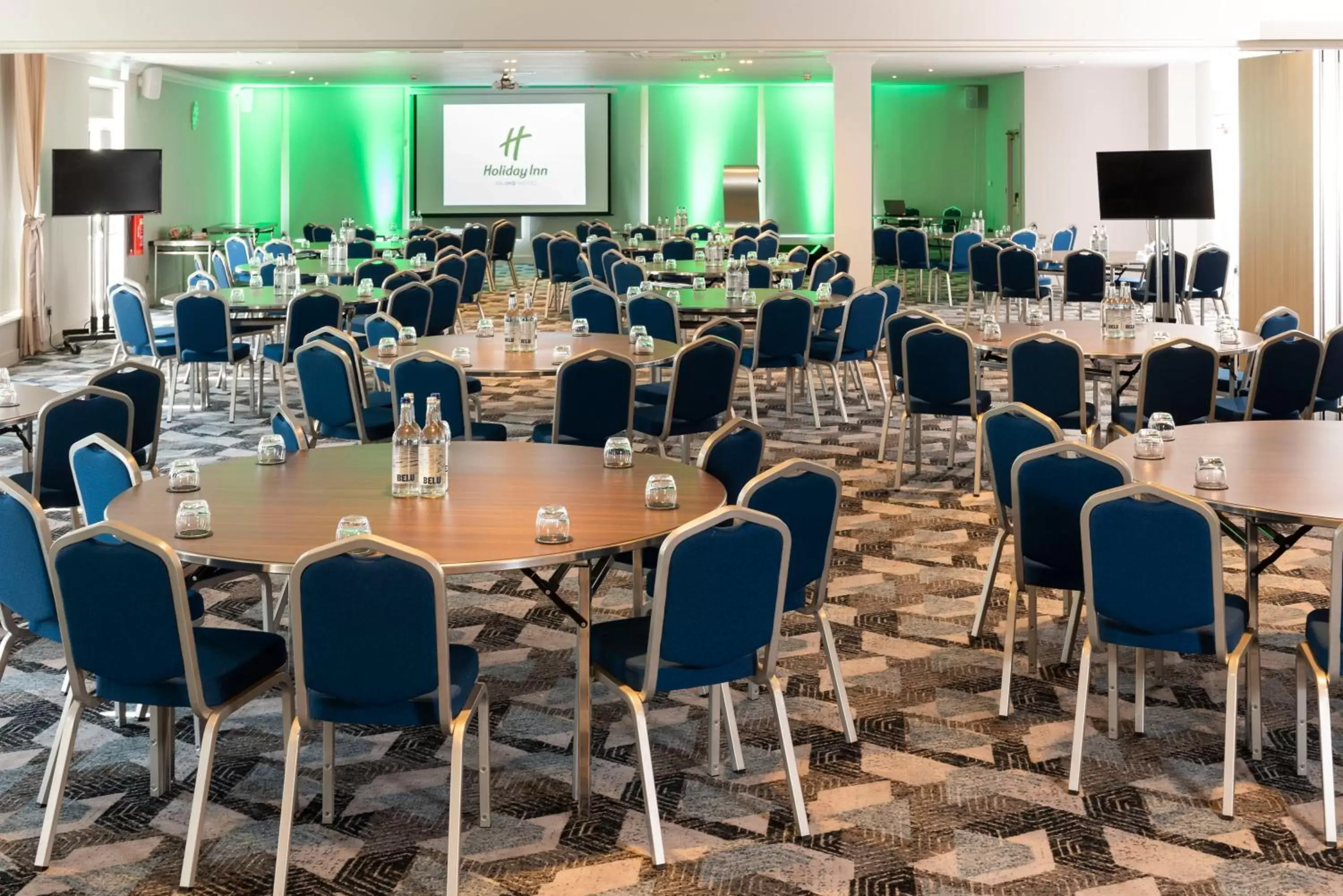 Meeting/conference room in Holiday Inn Birmingham M6, Jct7, an IHG Hotel