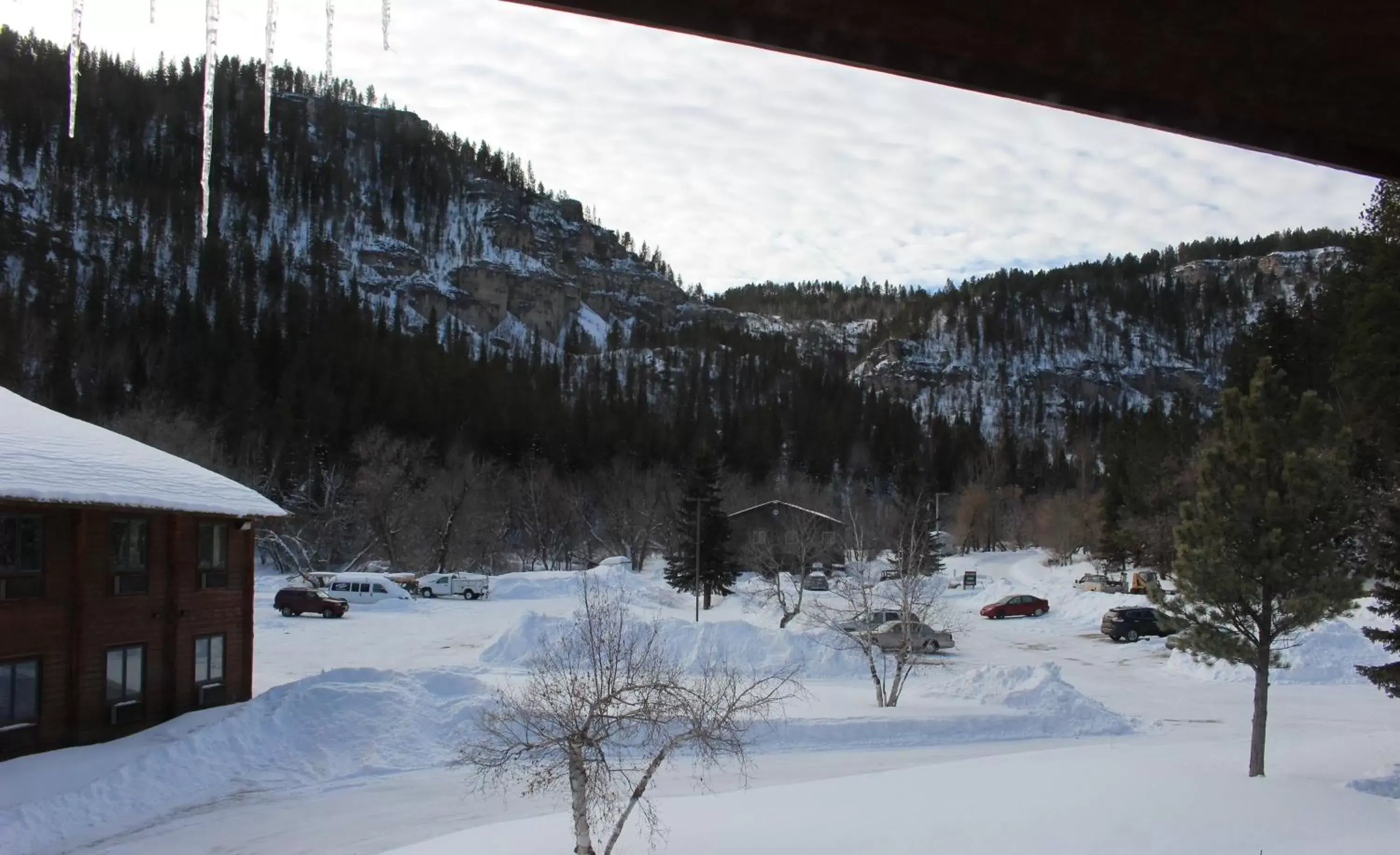 Winter in Spearfish Canyon Lodge